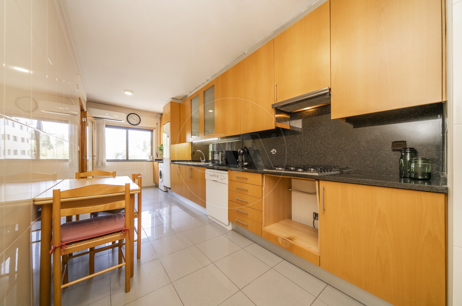 Apartamento T3 para Venda em Braga (Maximinos, Sé e Cividade), Braga, Braga - Cozinha (Imagem 1)