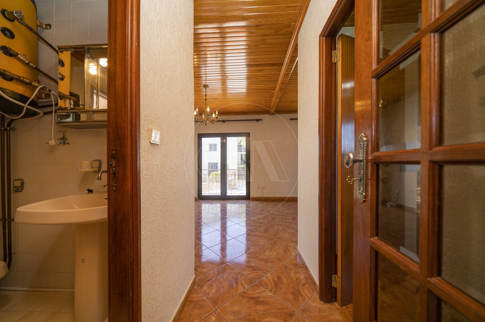 Moradia T4 para Venda em Dornelas, Amares, Braga - Corredor (Imagem 1)