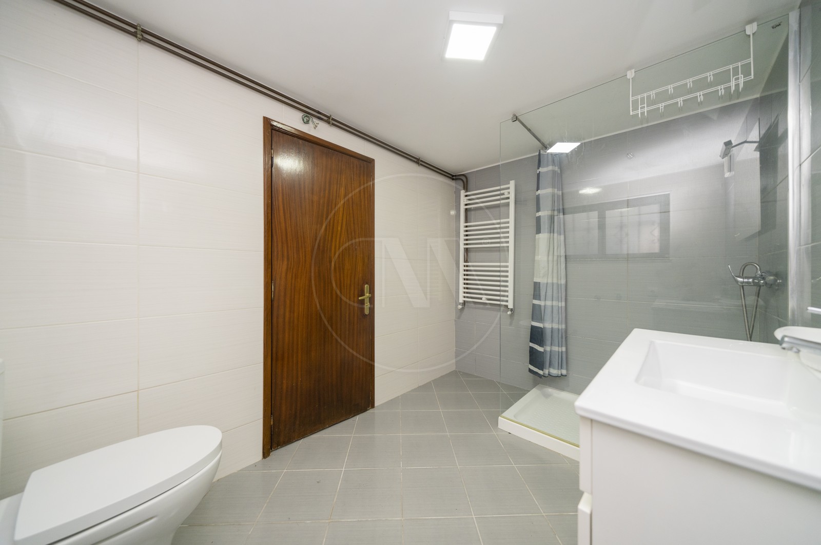 Moradia T4 para Venda em Dornelas, Amares, Braga - Casa de banho (Imagem 3)