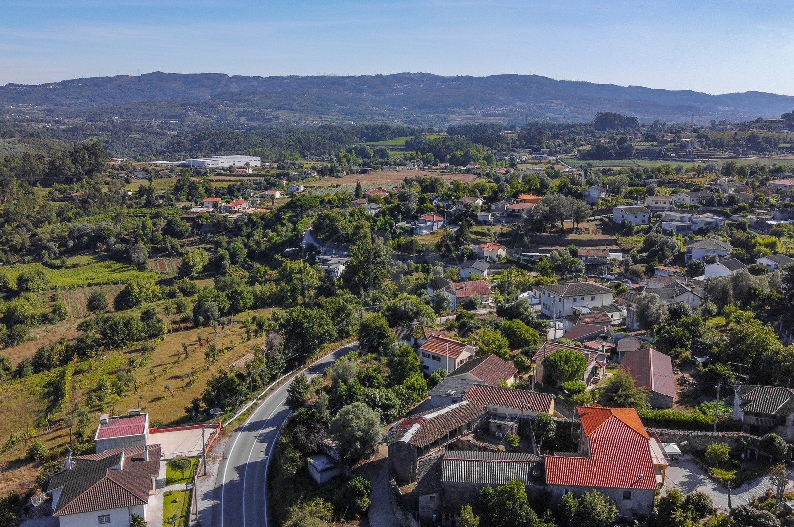 Moradia T4 para Venda em Dornelas, Amares, Braga - Área envolvente (Imagem 1)