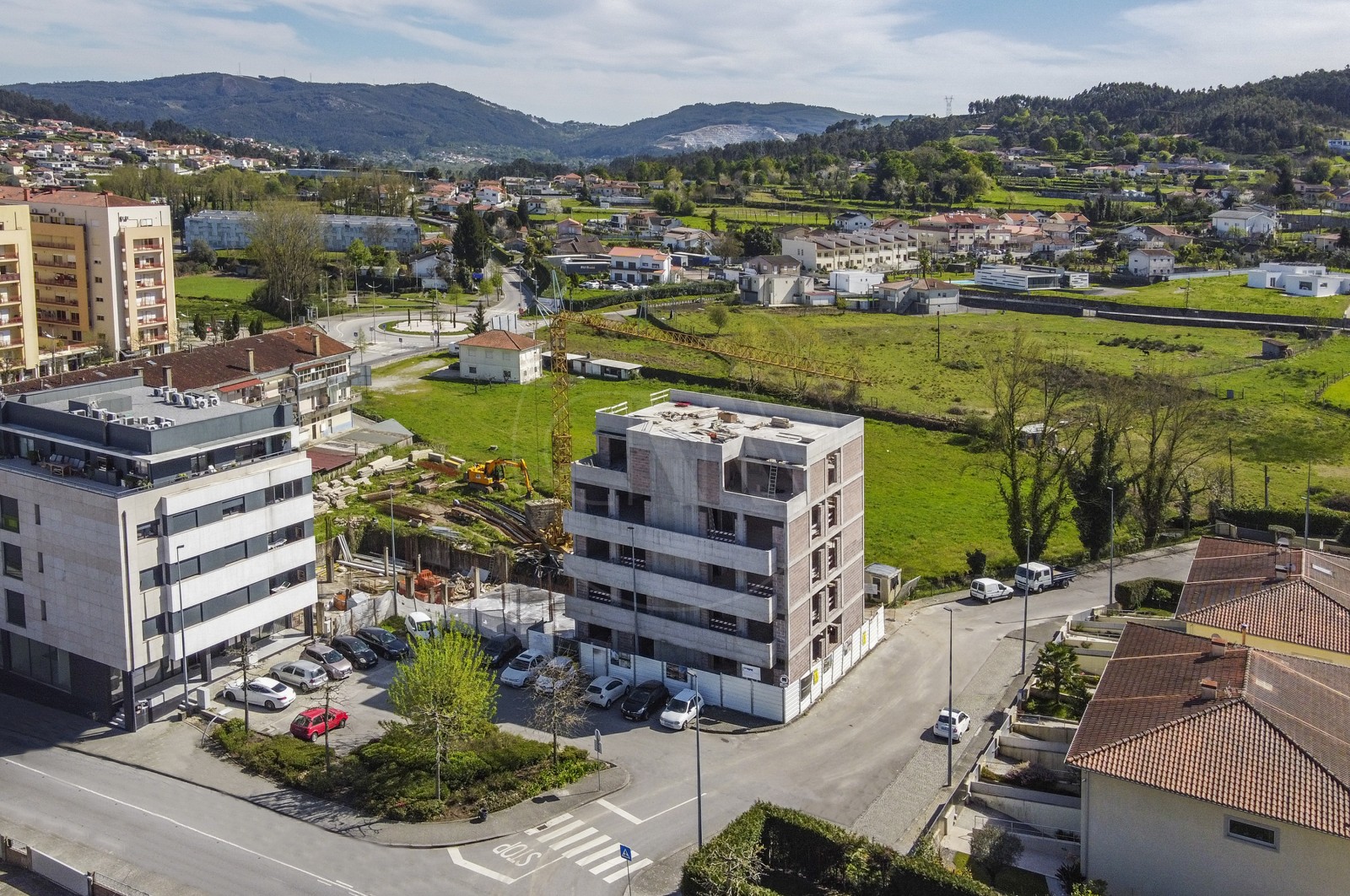 Apartamento T3 para Venda em Póvoa de Lanhoso (Nossa Senhora do Amparo), Póvoa de Lanhoso, Braga - Área envolvente (Imagem 3)