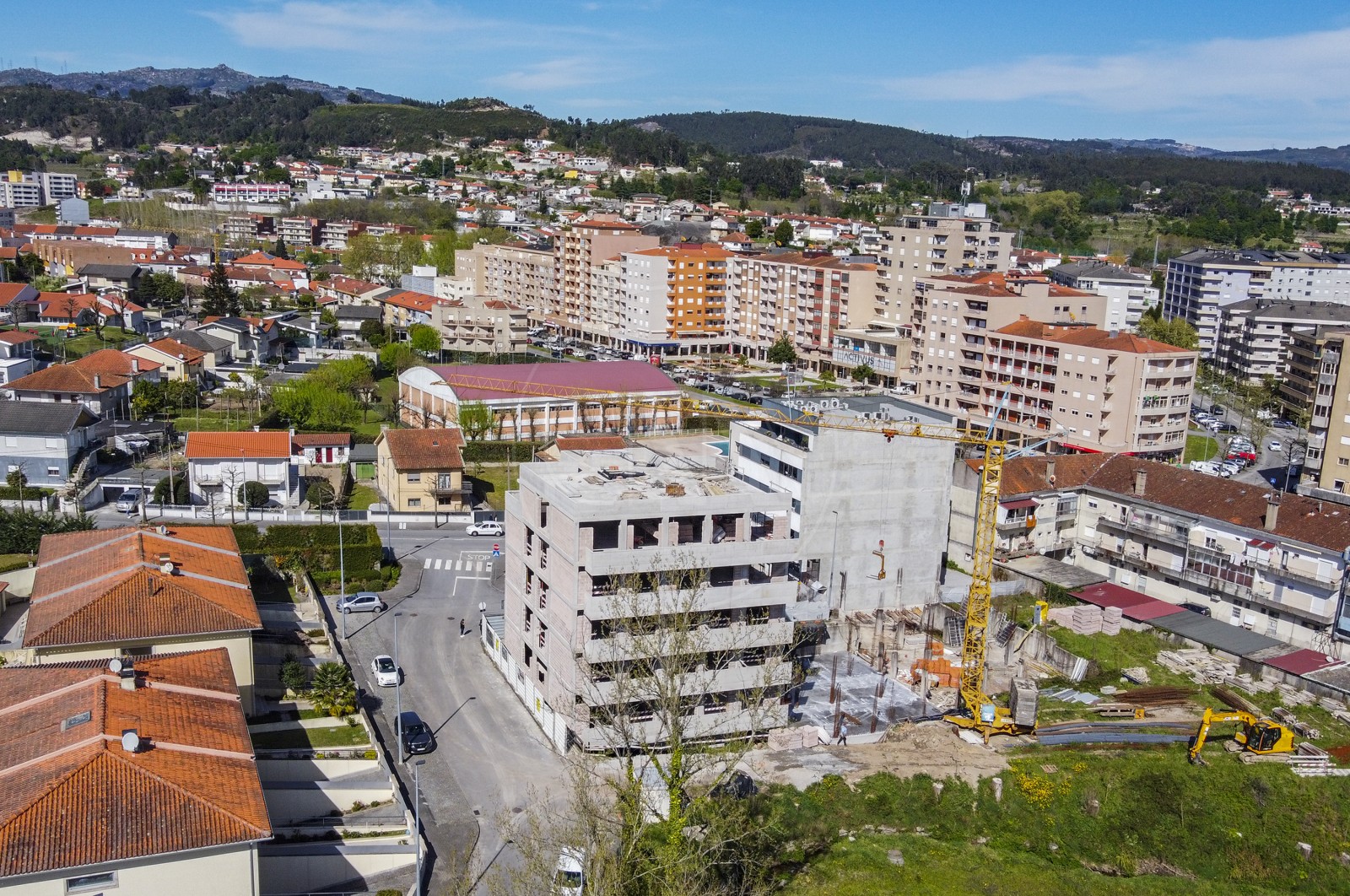 Apartamento T3 para Venda em Póvoa de Lanhoso (Nossa Senhora do Amparo), Póvoa de Lanhoso, Braga - Área envolvente (Imagem 6)