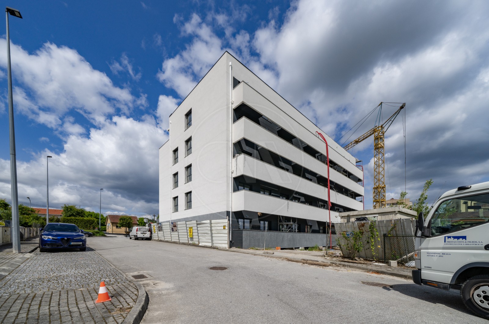 Apartamento T3 para Venda em Póvoa de Lanhoso (Nossa Senhora do Amparo), Póvoa de Lanhoso, Braga - Fachada (Imagem 1)