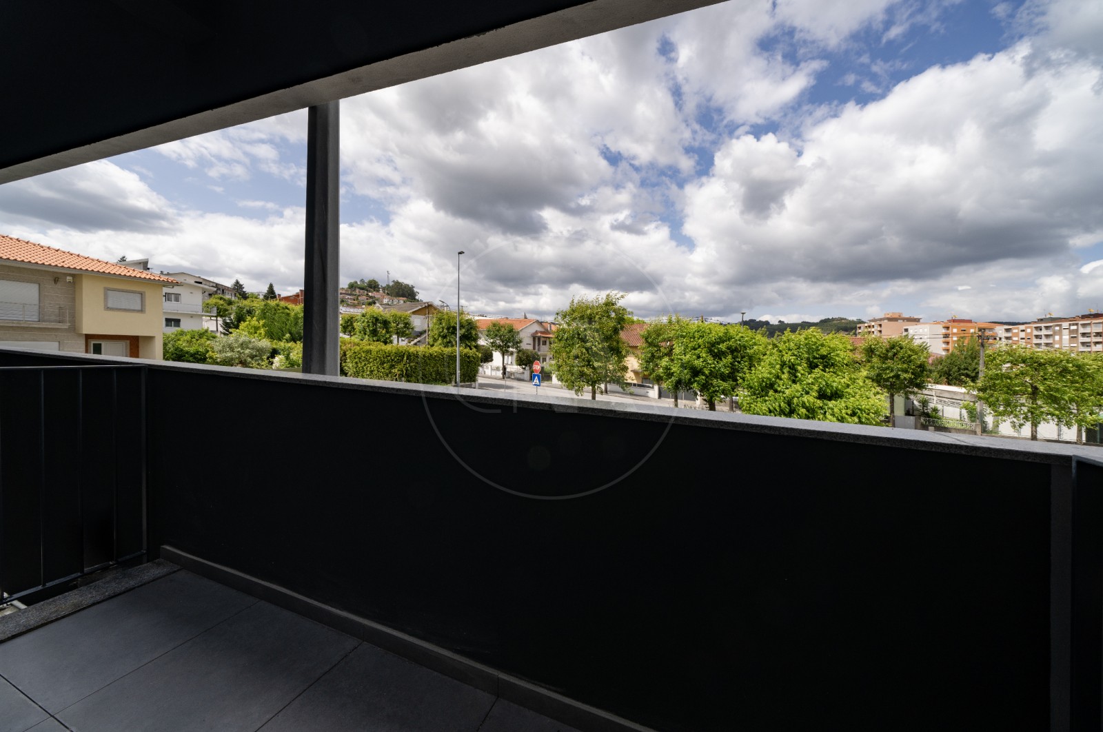 Apartamento T2 para Venda em Póvoa de Lanhoso (Nossa Senhora do Amparo), Póvoa de Lanhoso, Braga - Varanda (Imagem 1)