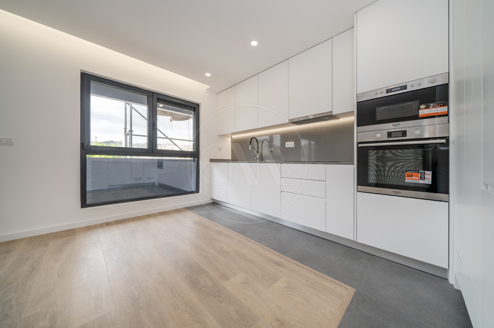 Apartamento T2 para Venda em Póvoa de Lanhoso (Nossa Senhora do Amparo), Póvoa de Lanhoso, Braga - Cozinha (Imagem 4)