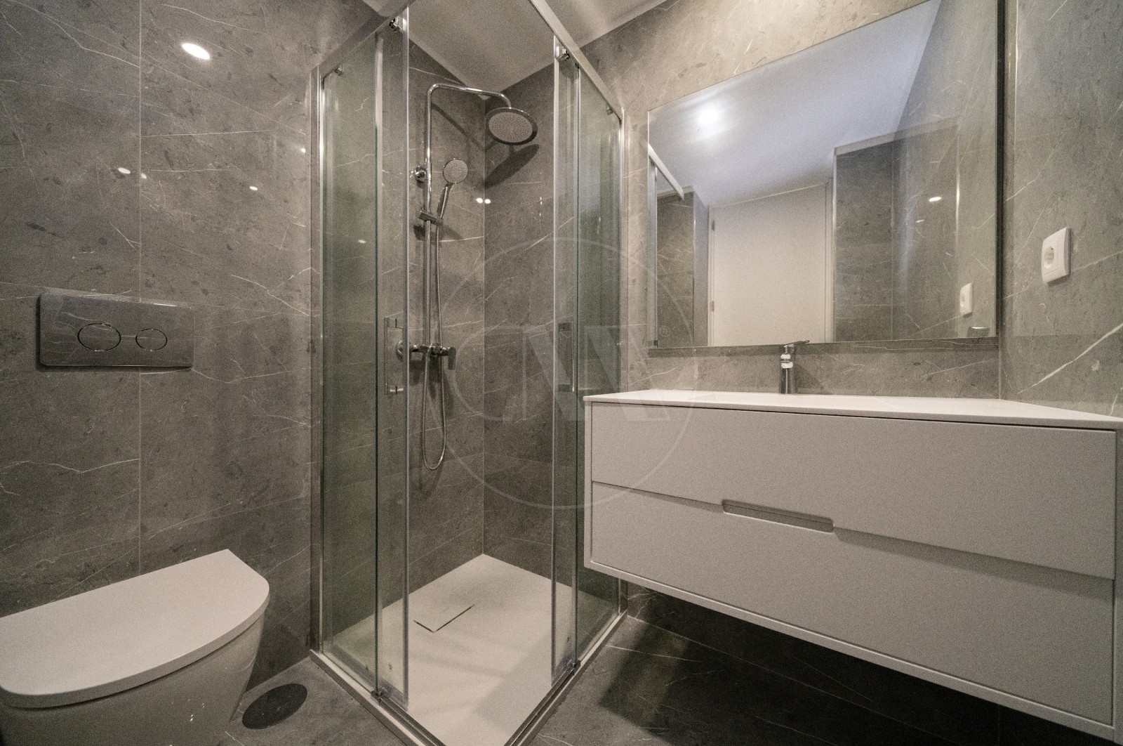 Apartamento T2 para Venda em Póvoa de Lanhoso (Nossa Senhora do Amparo), Póvoa de Lanhoso, Braga - Casa de banho (Imagem 2)