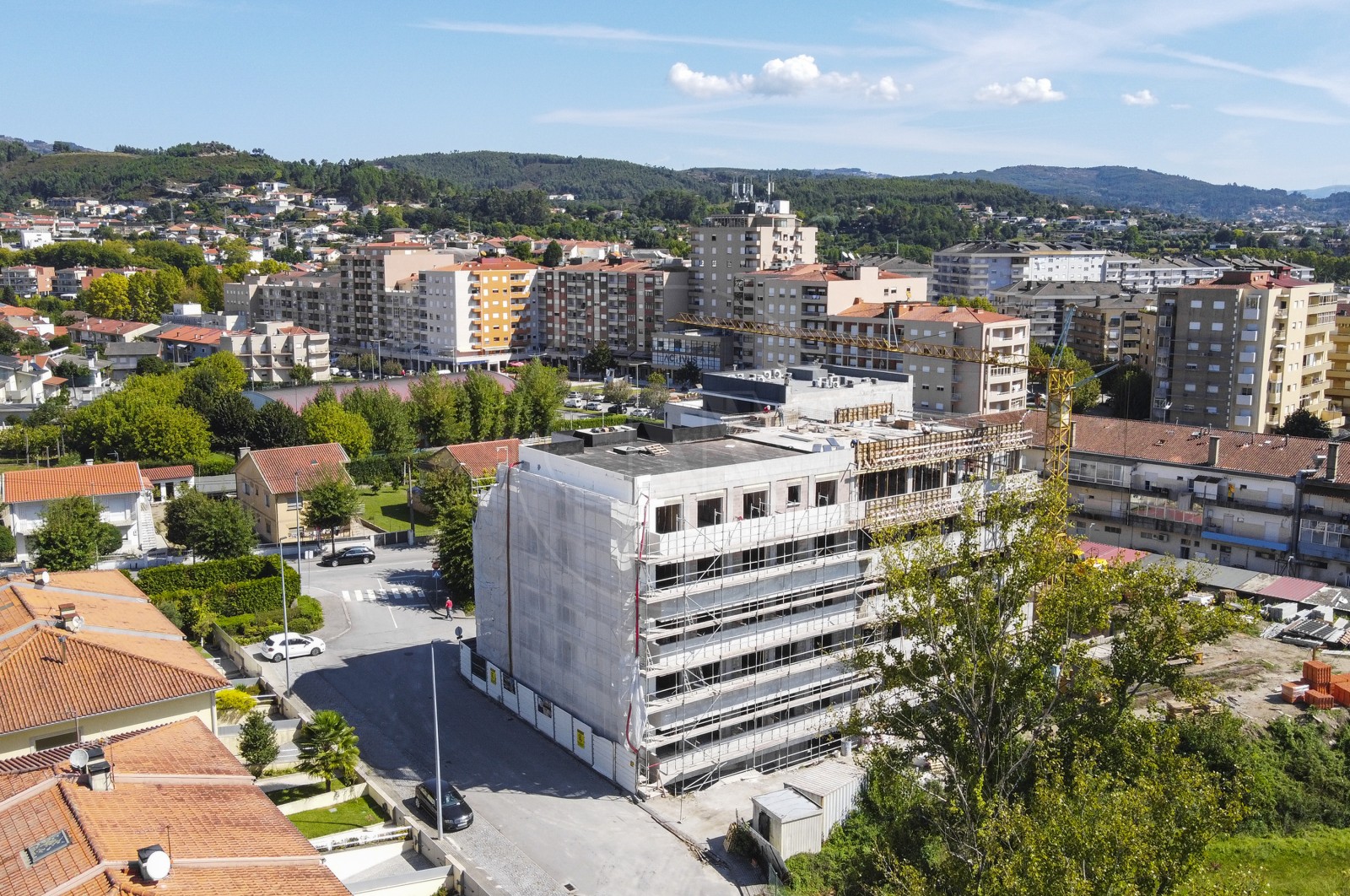 Apartamento T2 para Venda em Póvoa de Lanhoso (Nossa Senhora do Amparo), Póvoa de Lanhoso, Braga - Fachada (Imagem 8)