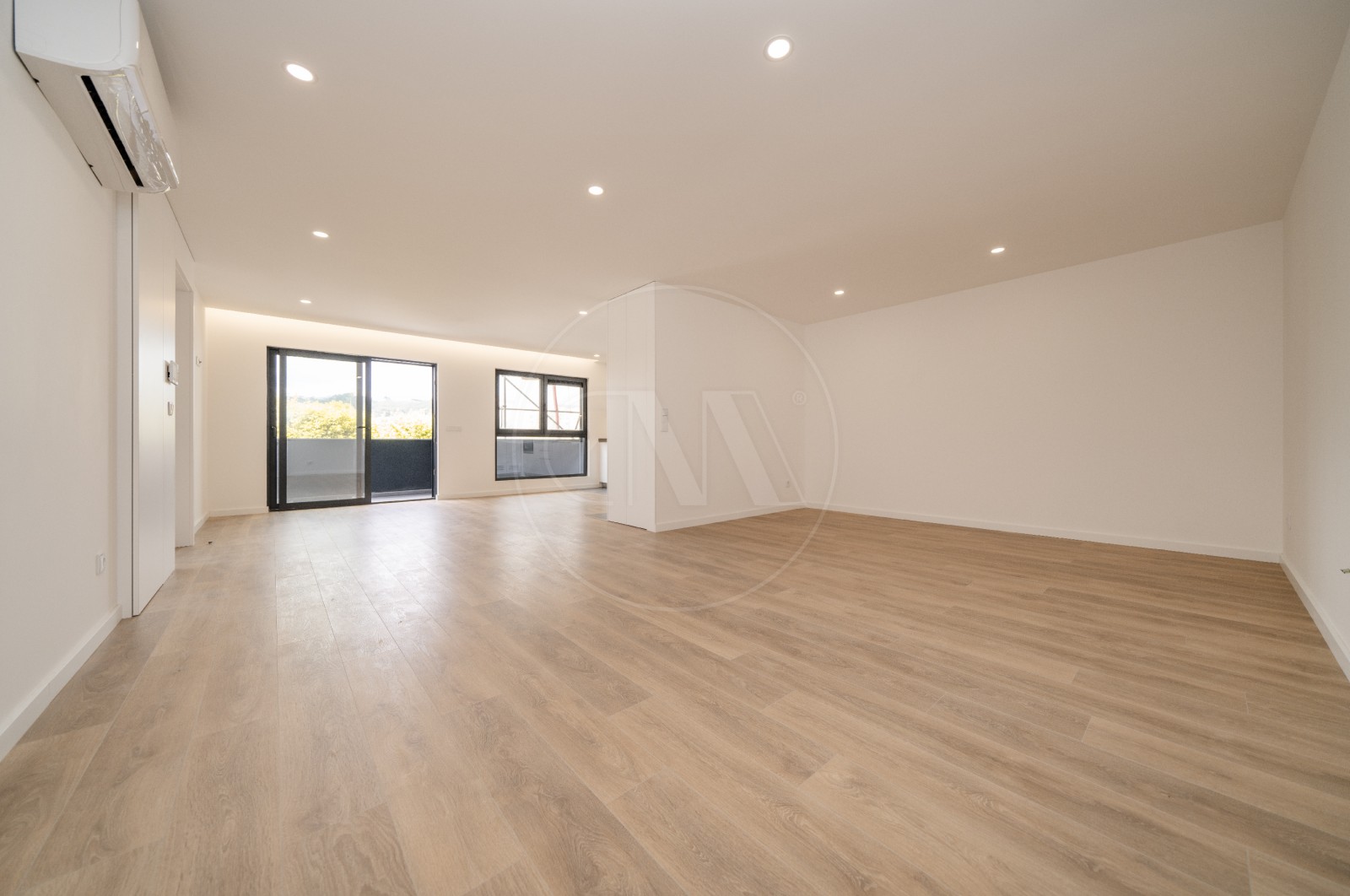 Apartamento T3 para Venda em Póvoa de Lanhoso (Nossa Senhora do Amparo), Póvoa de Lanhoso, Braga - Sala (Imagem 2)