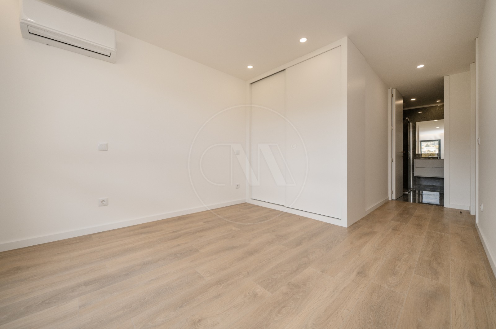 Apartment T2 for For sale in Póvoa de Lanhoso (Nossa Senhora do Amparo), Póvoa de Lanhoso, Braga - Suite (Imagem 3)