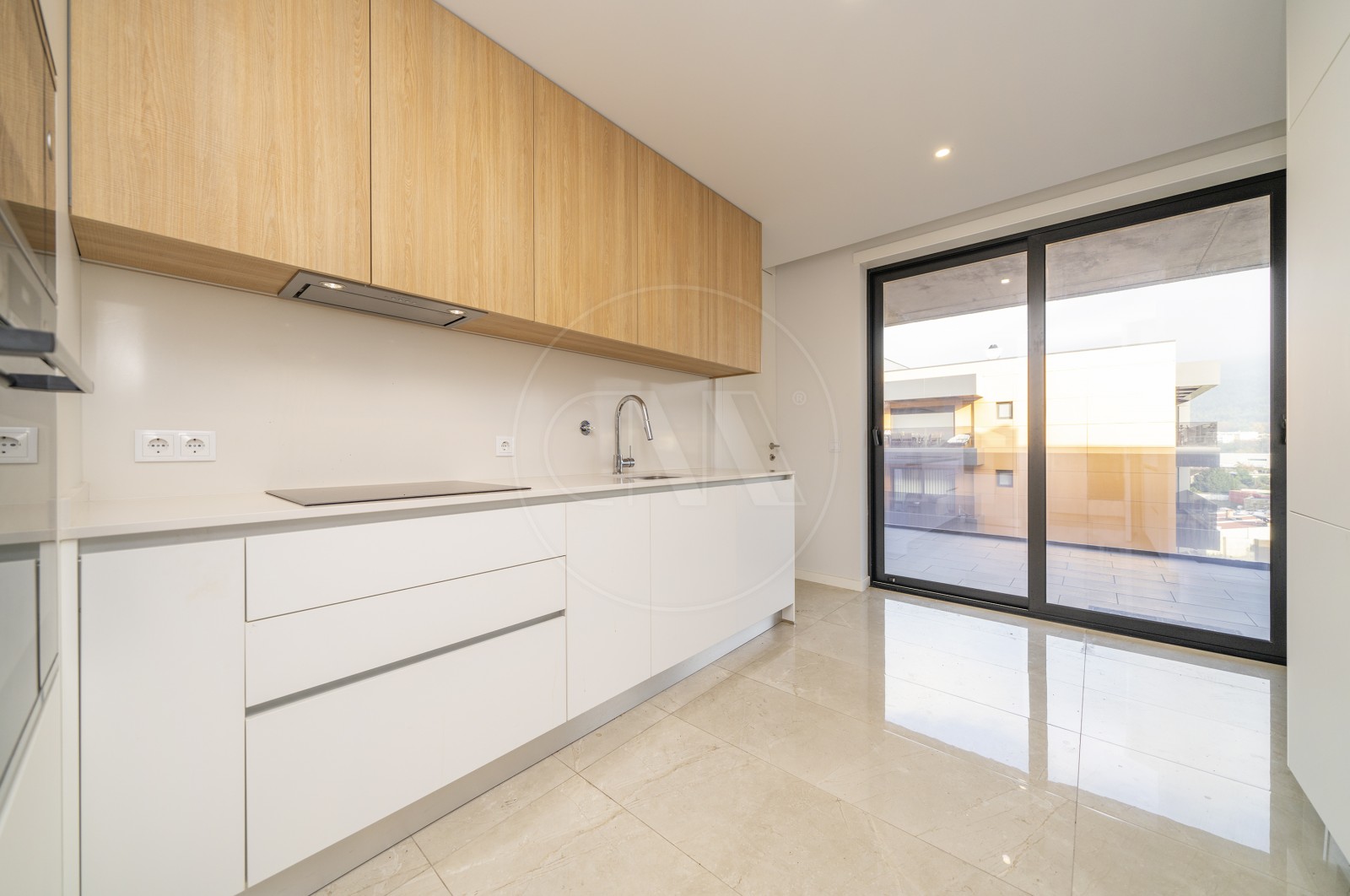 Apartamento T4 para Venda em Nogueira, Fraião e Lamaçães, Braga, Braga - Cozinha (Imagem 3)