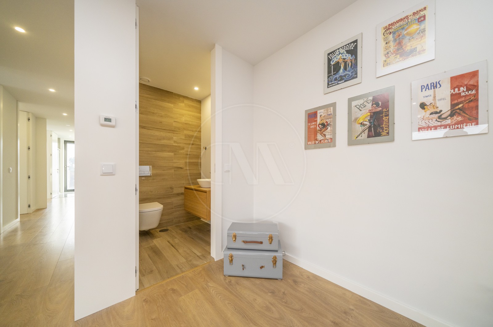 Apartamento T4 para Venda em Nogueira, Fraião e Lamaçães, Braga, Braga - Corredor (Imagem 1)