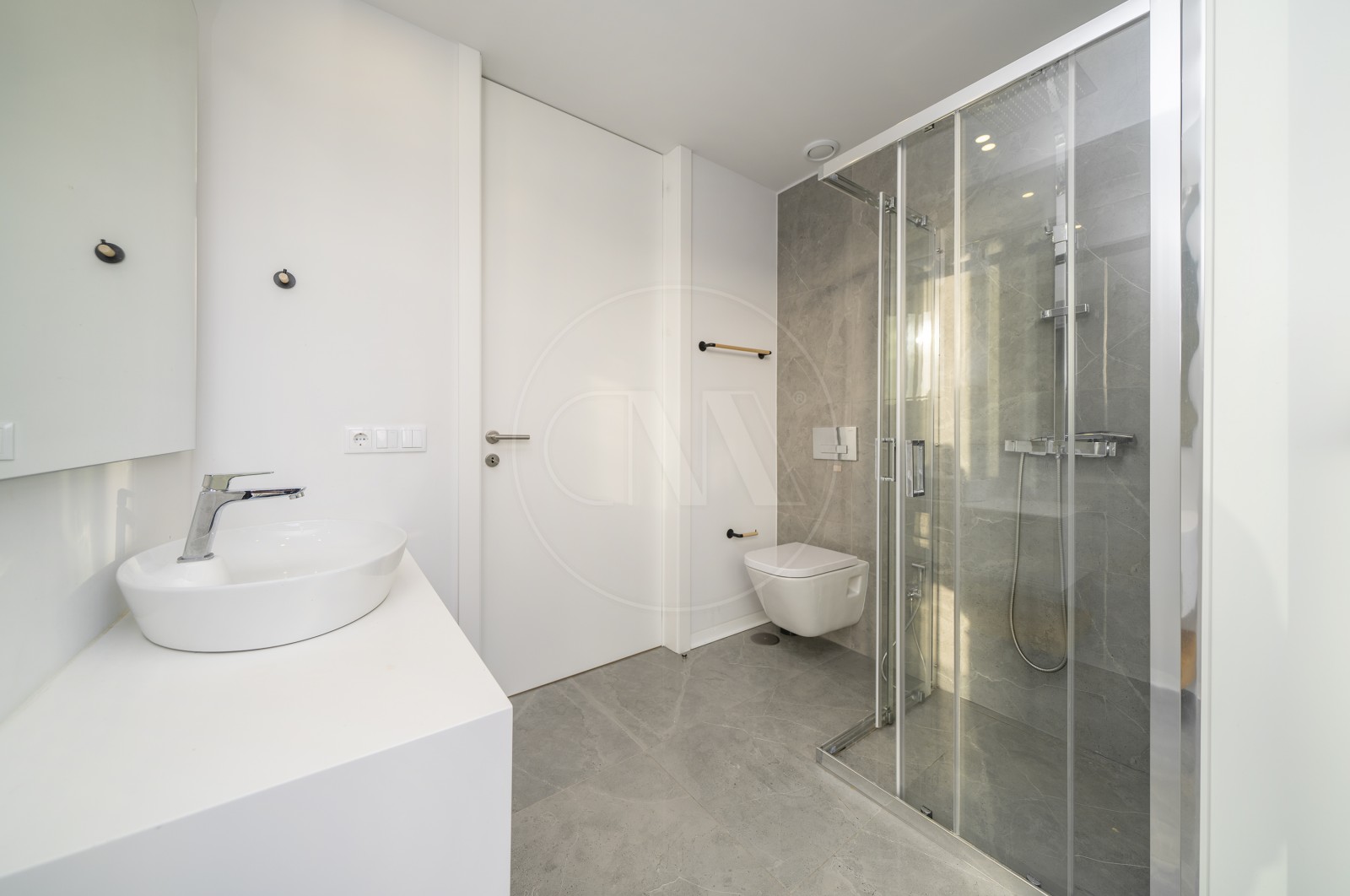 Apartamento T4 para Venda em Nogueira, Fraião e Lamaçães, Braga, Braga - Casa de banho (Imagem 3)