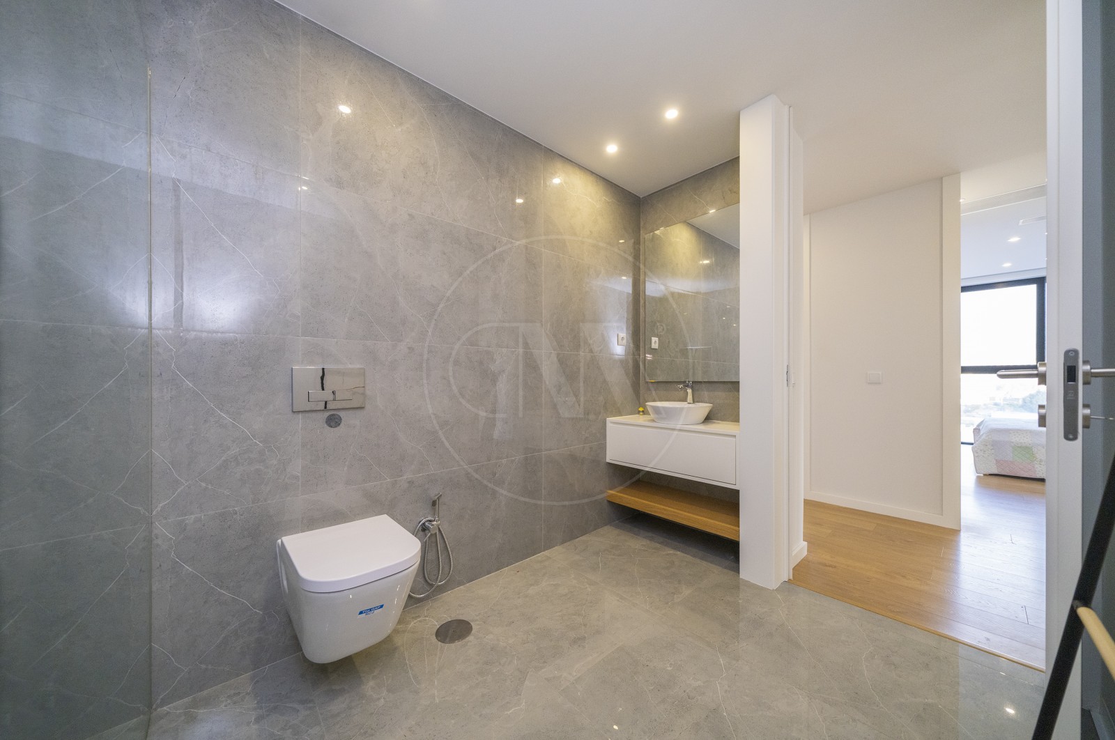 Apartamento T4 para Venda em Nogueira, Fraião e Lamaçães, Braga, Braga - Casa de banho (Imagem 5)