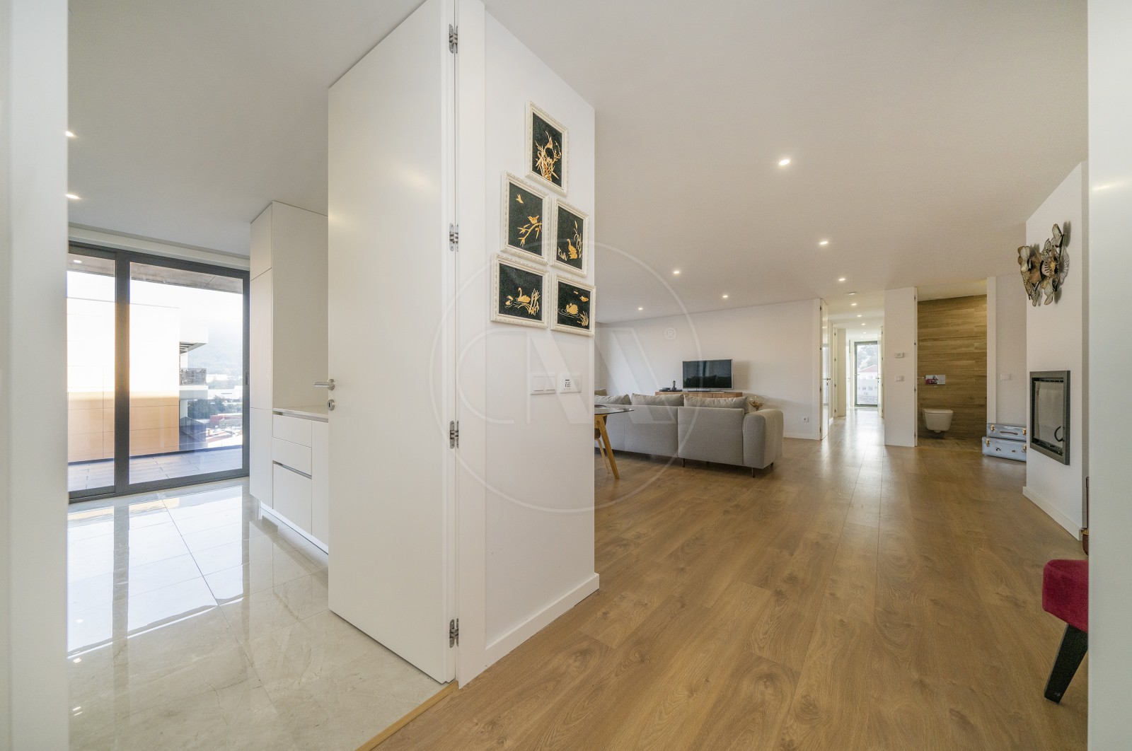 Apartamento T4 para Venda em Nogueira, Fraião e Lamaçães, Braga, Braga - Hall de entrada (Imagem 1)