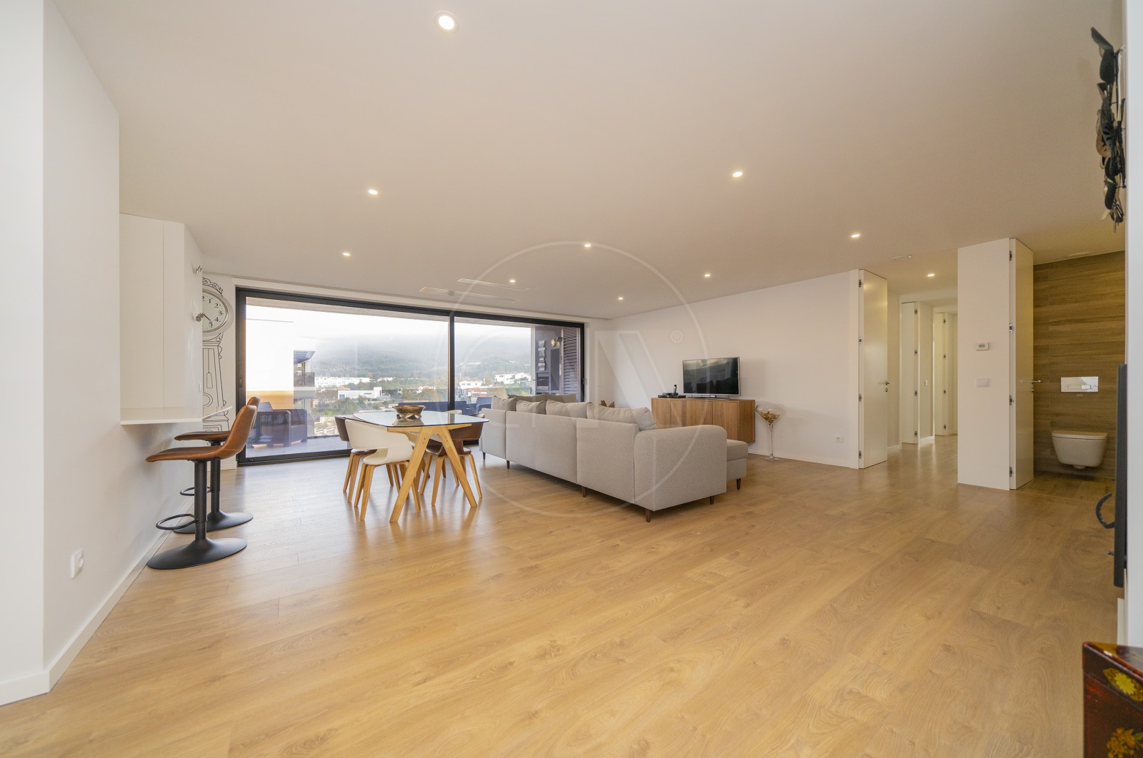 Apartamento T4 para Venda em Nogueira, Fraião e Lamaçães, Braga, Braga - Sala (Imagem 1)