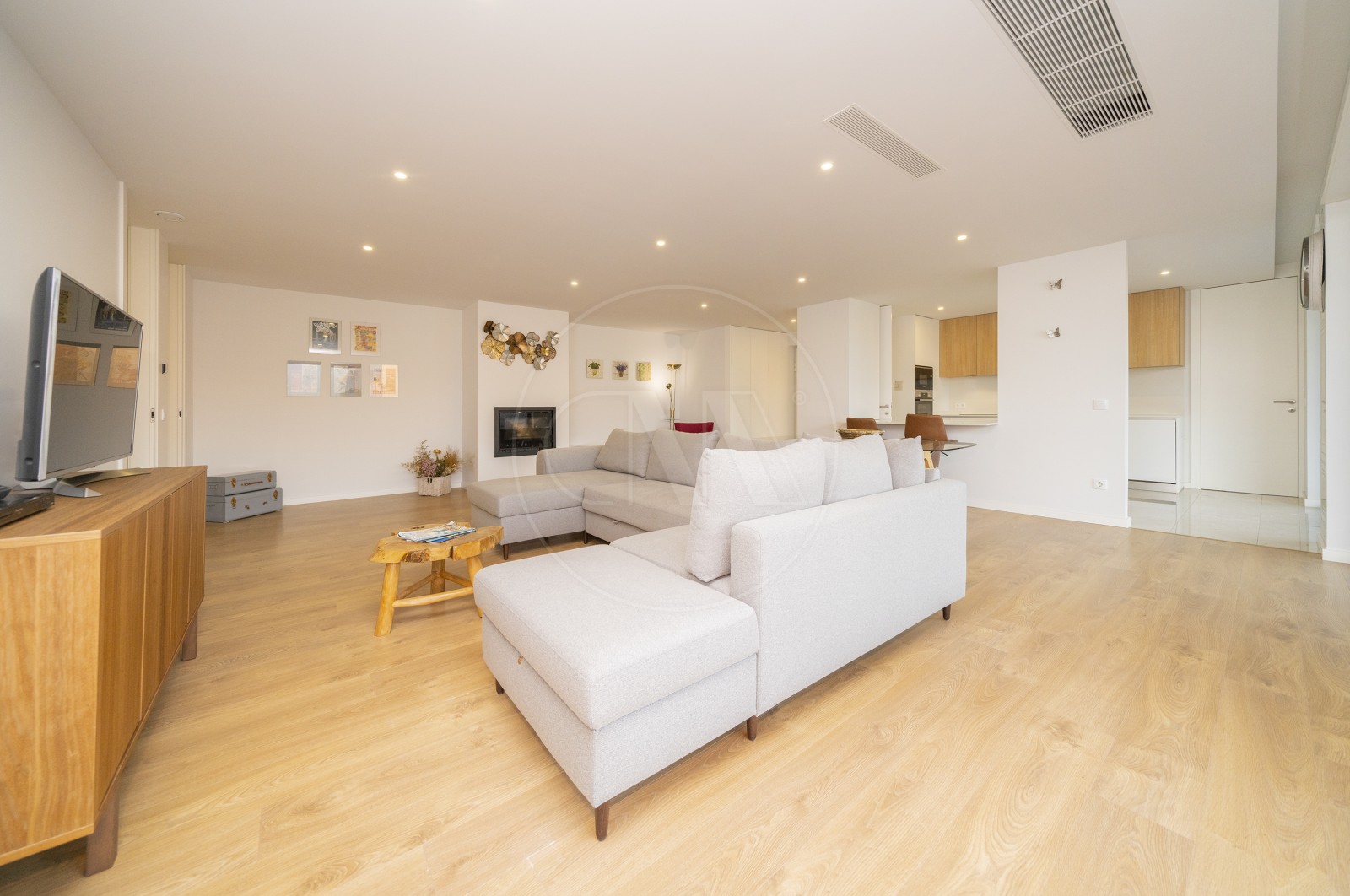 Apartamento T4 para Venda em Nogueira, Fraião e Lamaçães, Braga, Braga - Sala (Imagem 2)