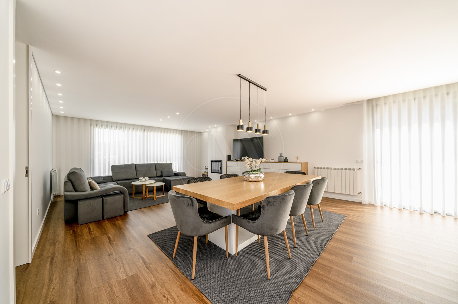 Moradia T3 para Venda em Póvoa de Lanhoso (Nossa Senhora do Amparo), Póvoa de Lanhoso, Braga - Sala (Imagem 2)