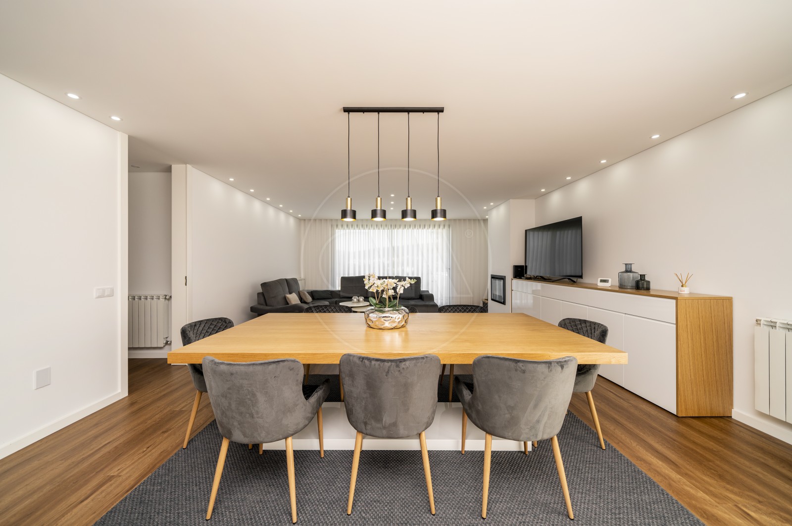 Moradia T3 para Venda em Póvoa de Lanhoso (Nossa Senhora do Amparo), Póvoa de Lanhoso, Braga - Sala (Imagem 1)