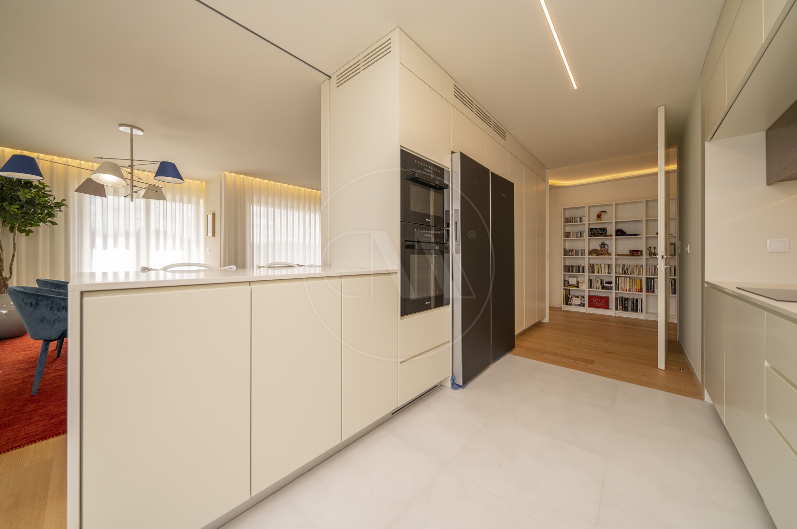 Apartment T4 for For sale in Vila Nova de Famalicão e Calendário, Vila Nova de Famalicão, Braga - Cozinha (Imagem 4)