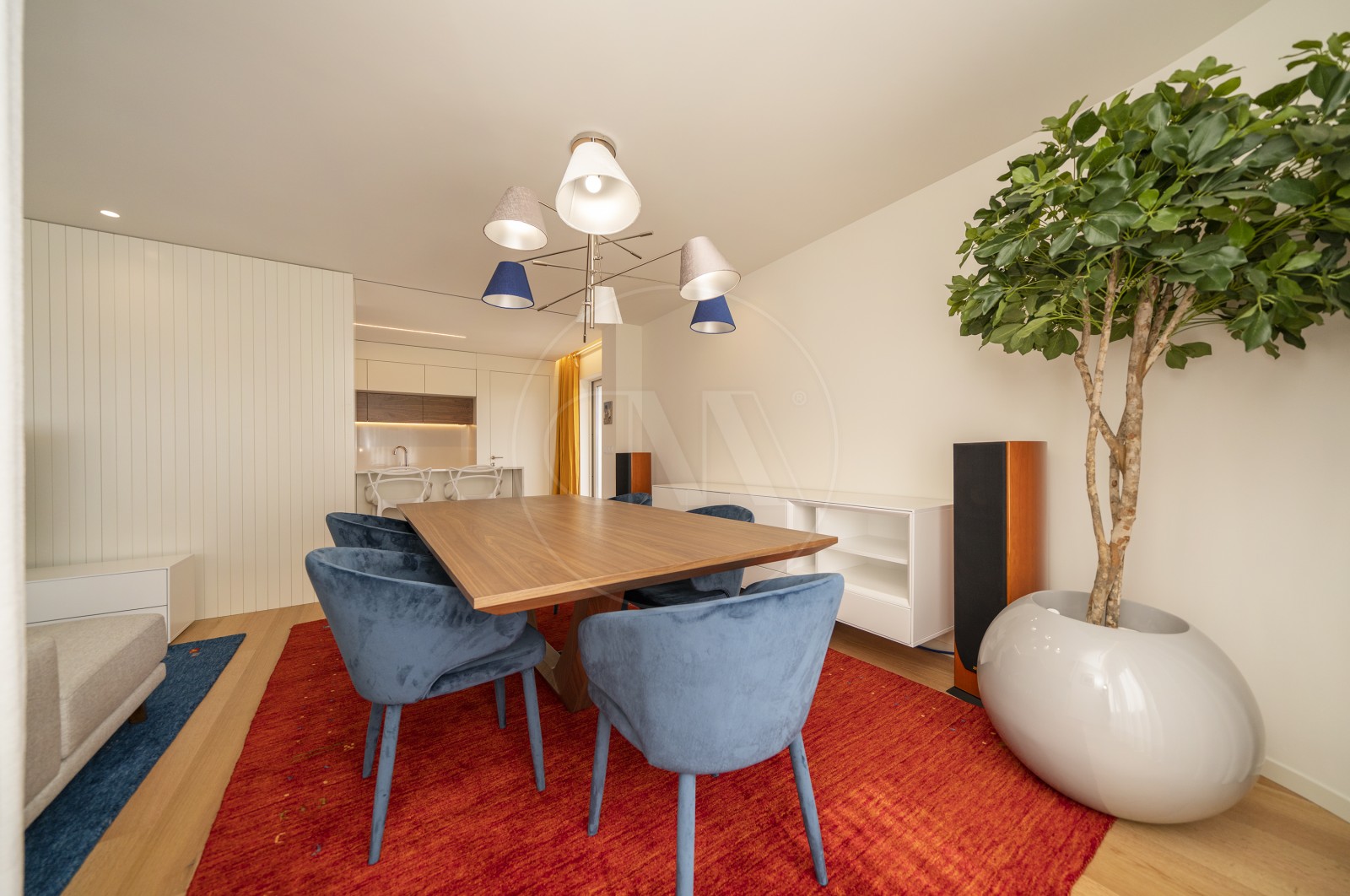 Apartment T4 for For sale in Vila Nova de Famalicão e Calendário, Vila Nova de Famalicão, Braga - Sala (Imagem 3)