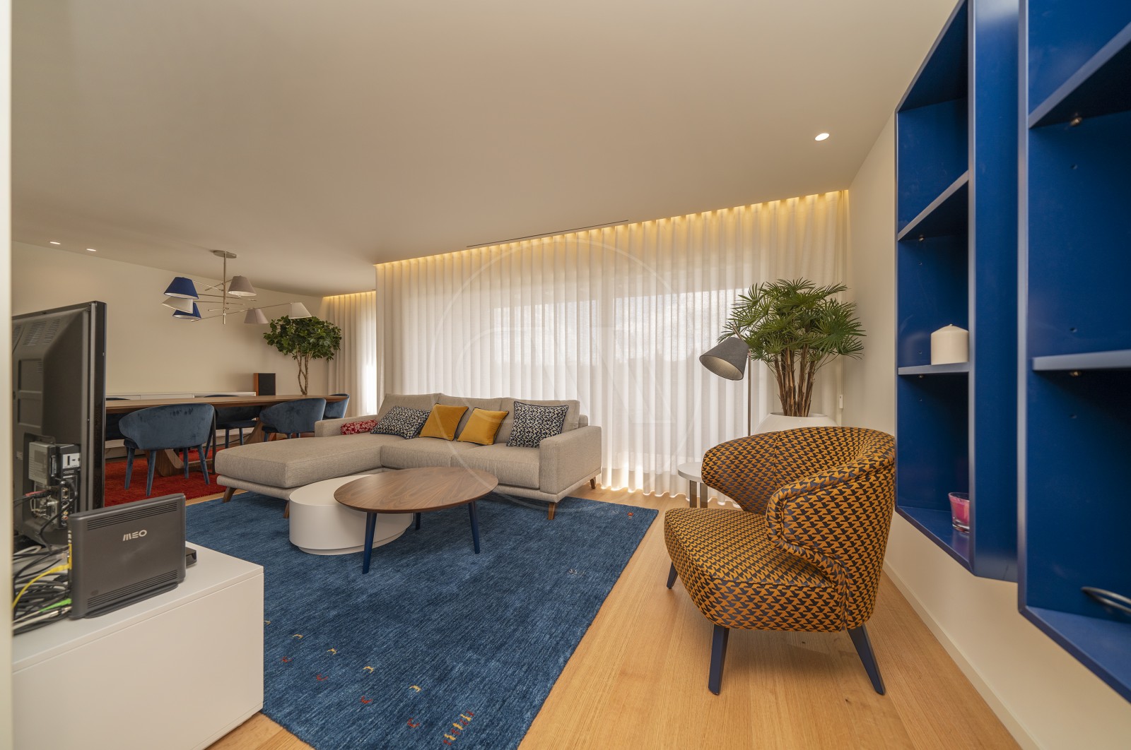 Apartment T4 for For sale in Vila Nova de Famalicão e Calendário, Vila Nova de Famalicão, Braga - Sala (Imagem 4)