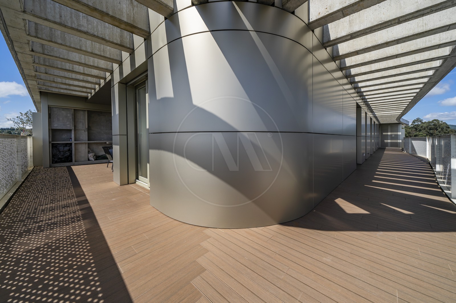 Apartment T4 for For sale in Vila Nova de Famalicão e Calendário, Vila Nova de Famalicão, Braga - Varanda (Imagem 2)