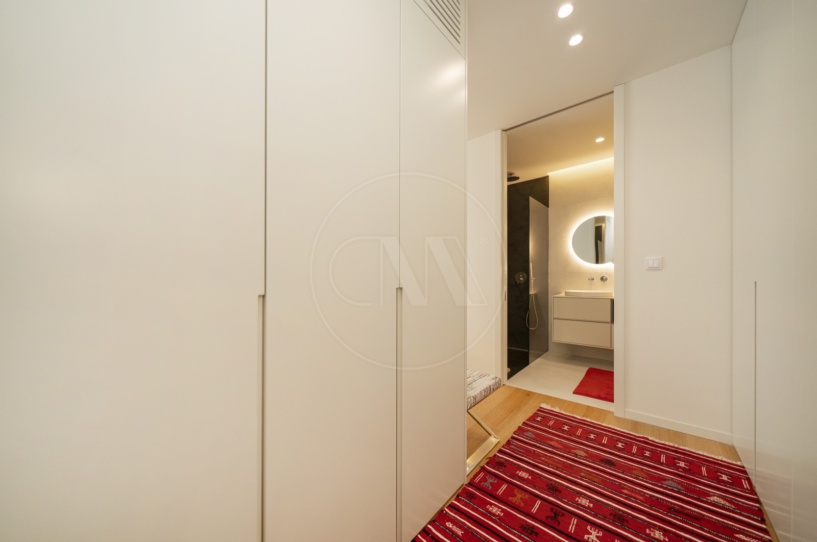 Apartment T4 for For sale in Vila Nova de Famalicão e Calendário, Vila Nova de Famalicão, Braga - Suite (Imagem 1)