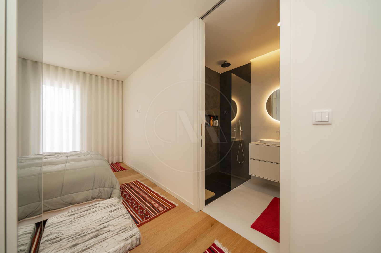 Apartment T4 for For sale in Vila Nova de Famalicão e Calendário, Vila Nova de Famalicão, Braga - Suite (Imagem 2)