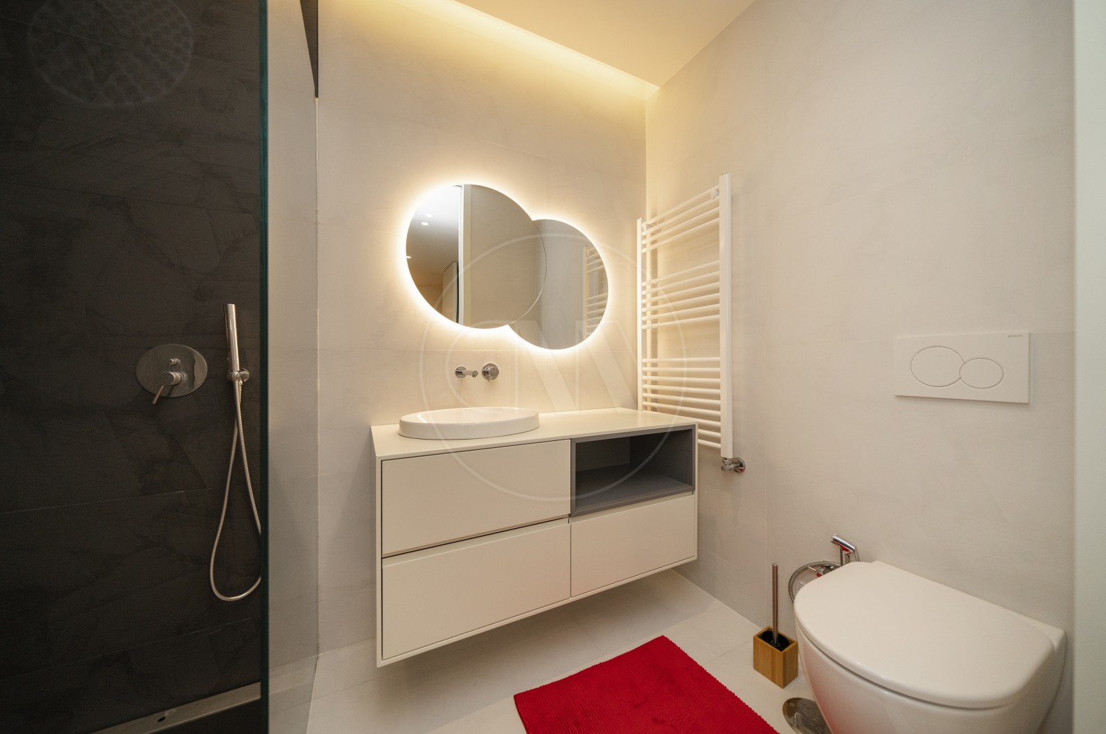 Apartment T4 for For sale in Vila Nova de Famalicão e Calendário, Vila Nova de Famalicão, Braga - Casa de banho (Imagem 2)