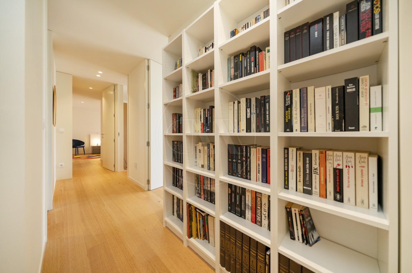 Apartment T4 for For sale in Vila Nova de Famalicão e Calendário, Vila Nova de Famalicão, Braga - Corredor (Imagem 3)