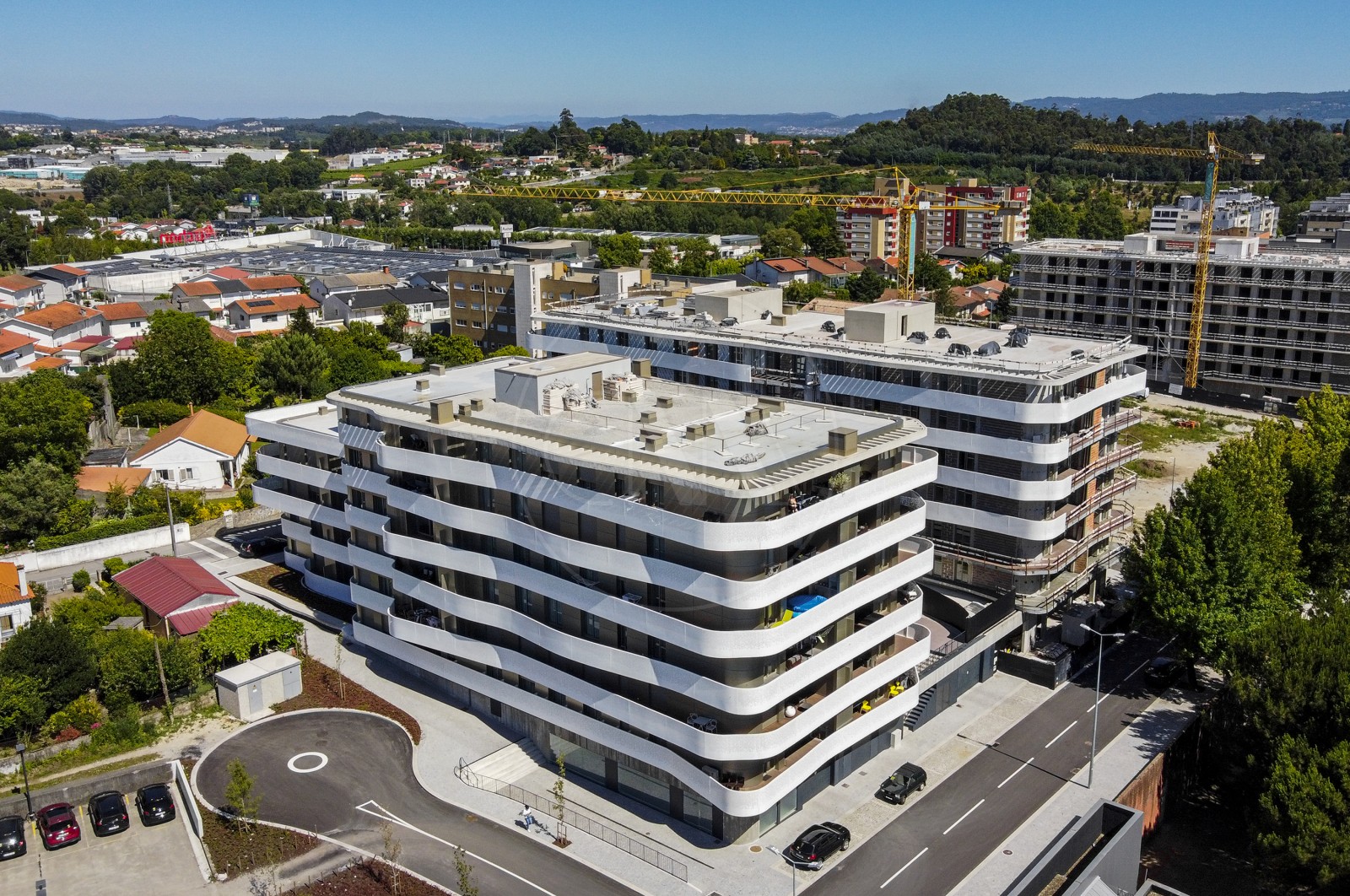 Apartment T4 for For sale in Vila Nova de Famalicão e Calendário, Vila Nova de Famalicão, Braga - Área envolvente (Imagem 1)