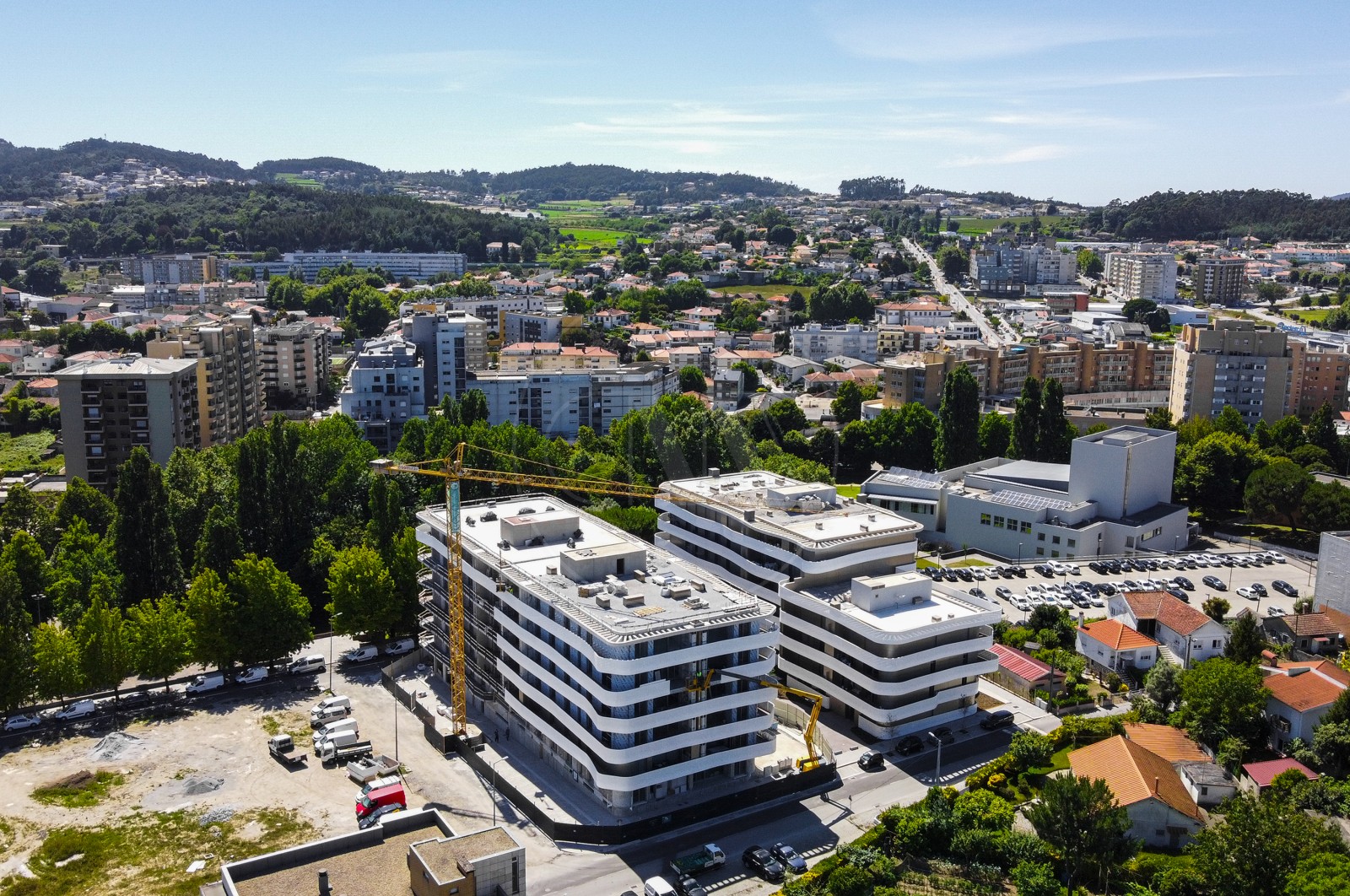 Apartment T4 for For sale in Vila Nova de Famalicão e Calendário, Vila Nova de Famalicão, Braga - Área envolvente (Imagem 2)