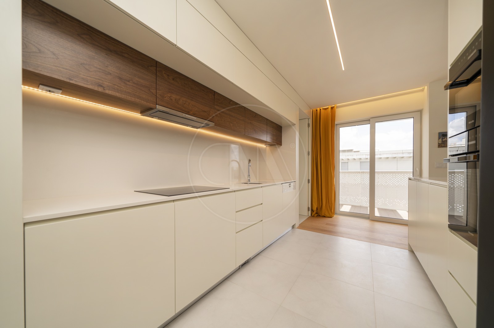 Apartment T4 for For sale in Vila Nova de Famalicão e Calendário, Vila Nova de Famalicão, Braga - Cozinha (Imagem 2)