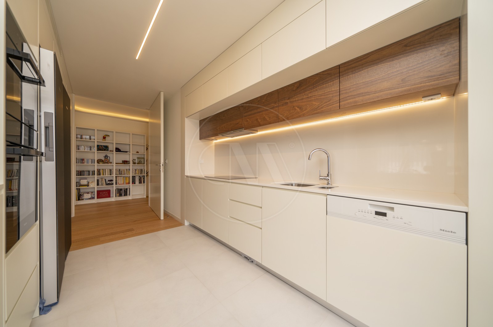 Apartment T4 for For sale in Vila Nova de Famalicão e Calendário, Vila Nova de Famalicão, Braga - Cozinha (Imagem 3)