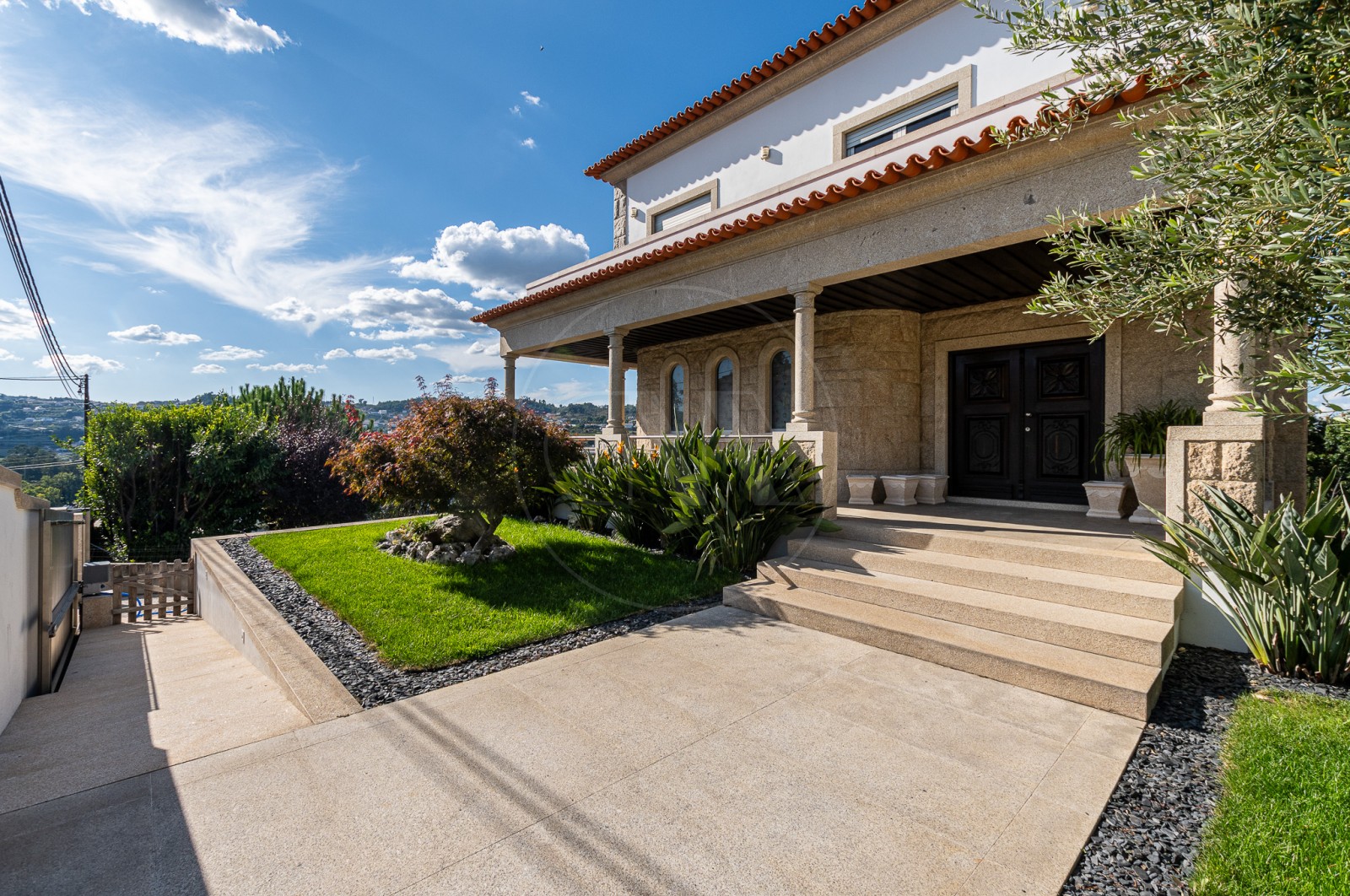 House T3 for For sale in Torrados e Sousa, Felgueiras, Porto - Fachada (Imagem 4)