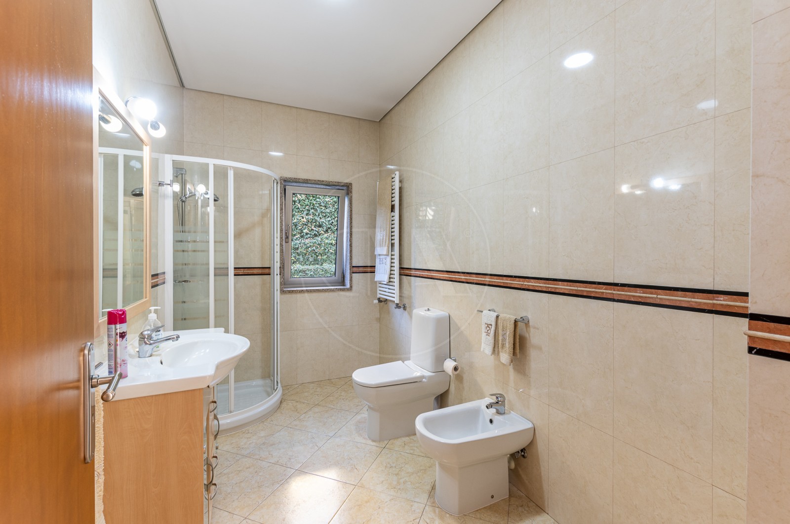 House T3 for For sale in Torrados e Sousa, Felgueiras, Porto - Casa de banho (Imagem 6)