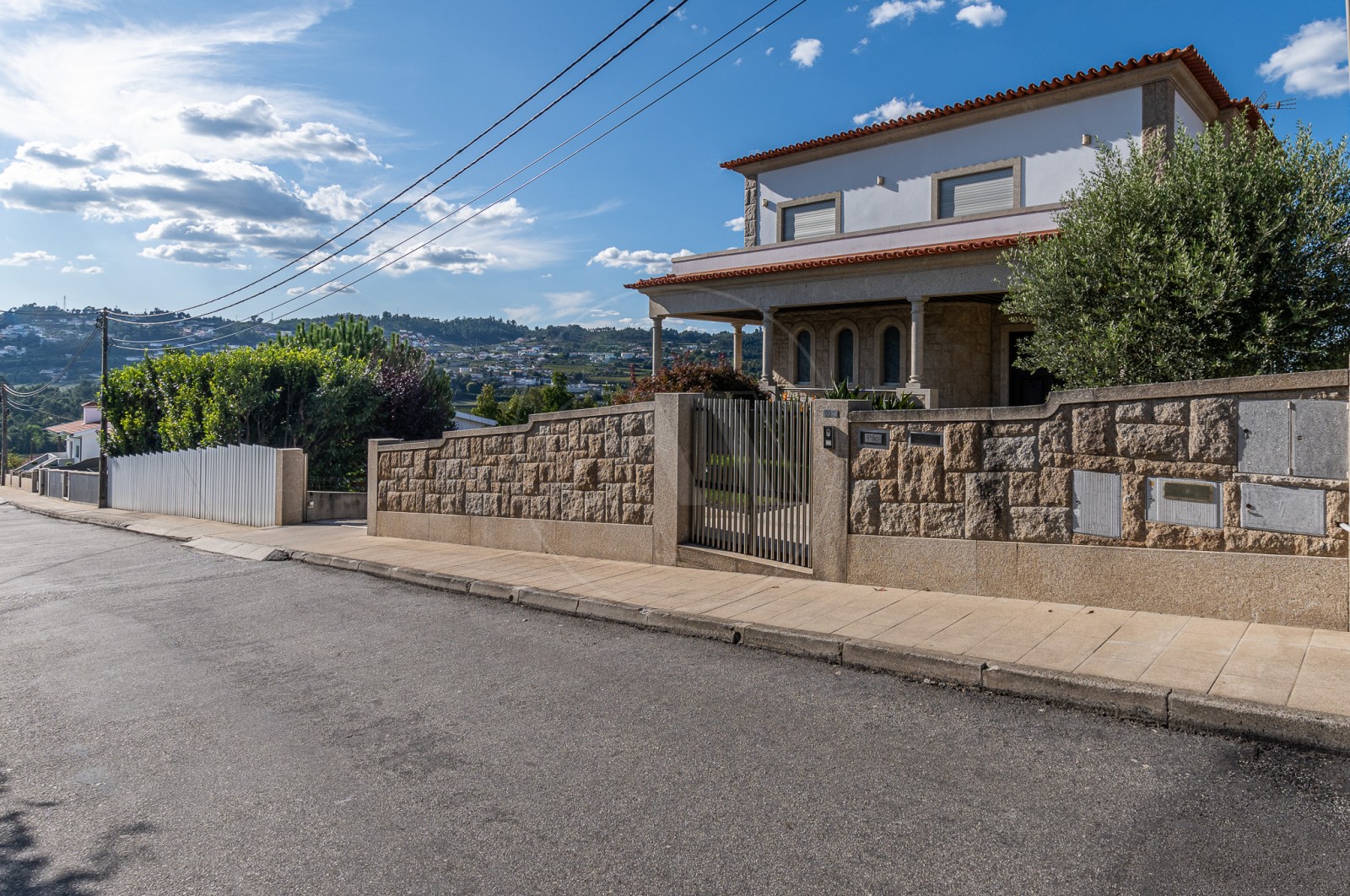 House T3 for For sale in Torrados e Sousa, Felgueiras, Porto - Fachada (Imagem 2)