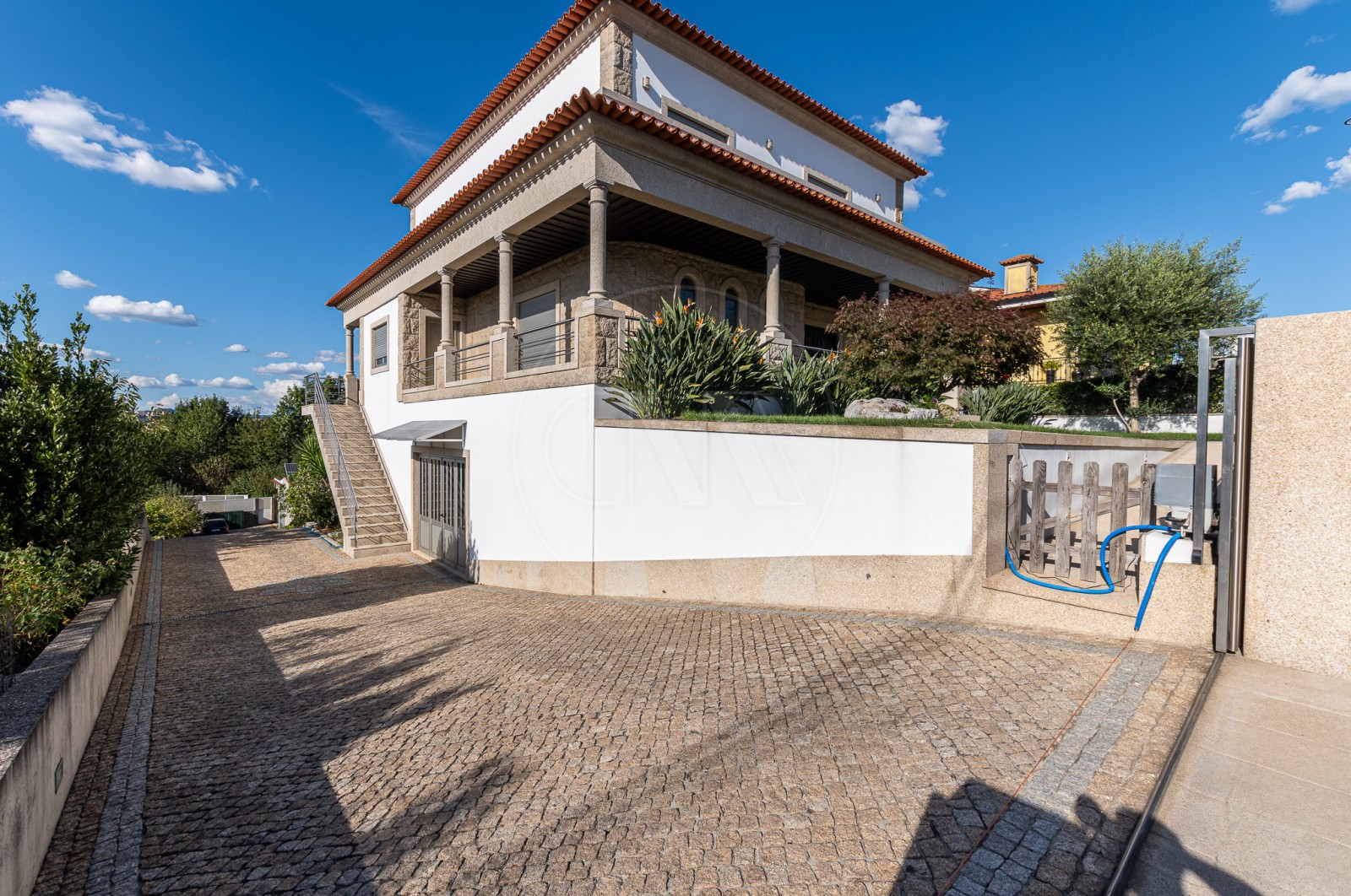 House T3 for For sale in Torrados e Sousa, Felgueiras, Porto - Fachada (Imagem 3)