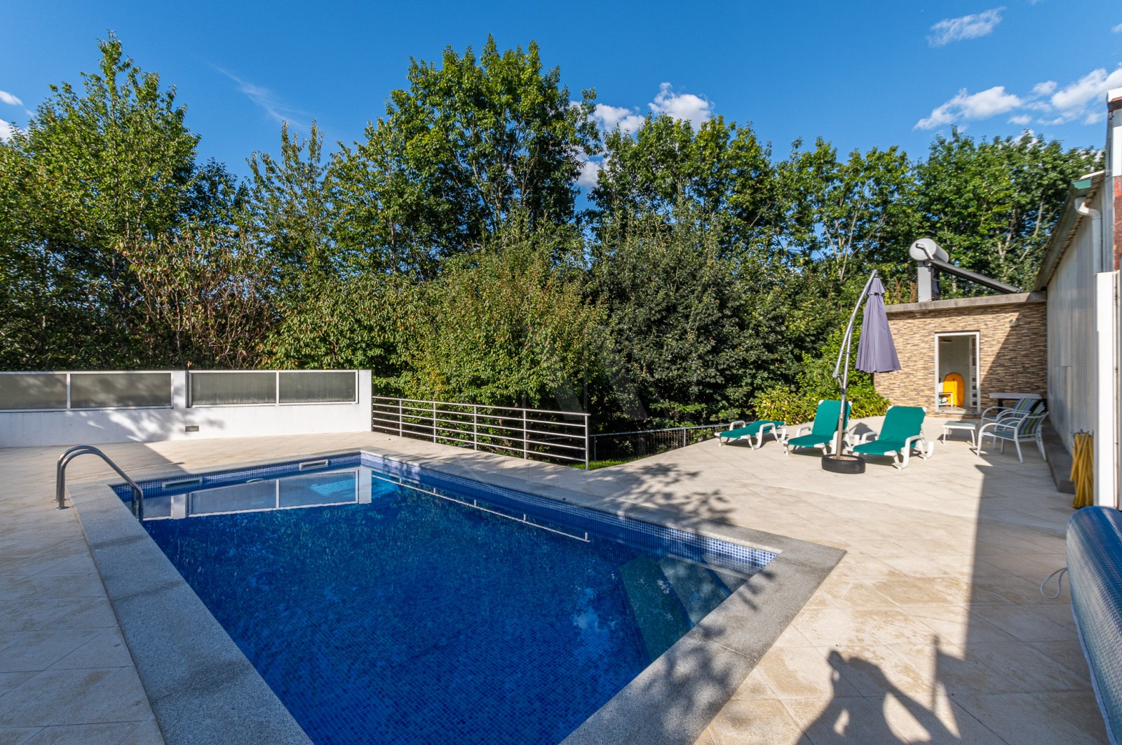 House T3 for For sale in Torrados e Sousa, Felgueiras, Porto - Piscina (Imagem 2)