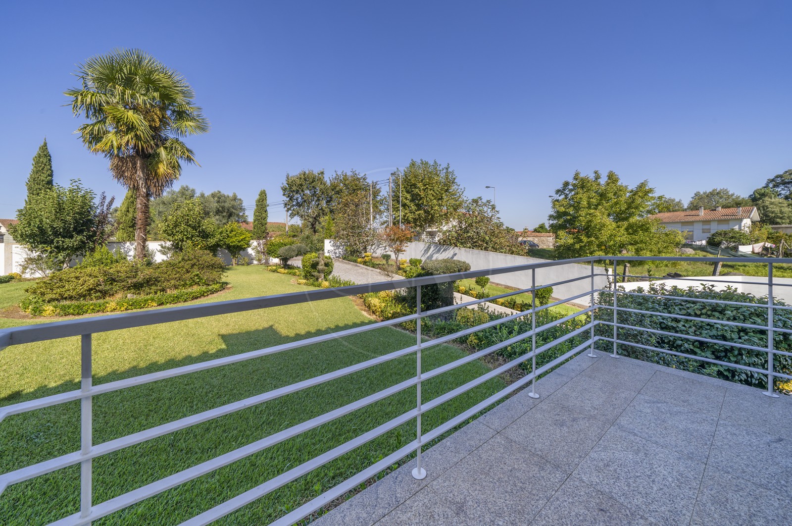 Moradia T8 para Venda em Palmeira, Braga, Braga - Varanda (Imagem 3)