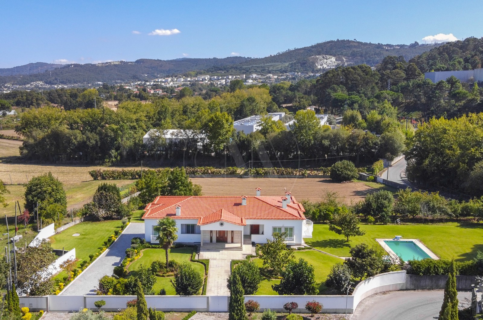 Moradia T8 para Venda em Palmeira, Braga, Braga - Área envolvente (Imagem 1)