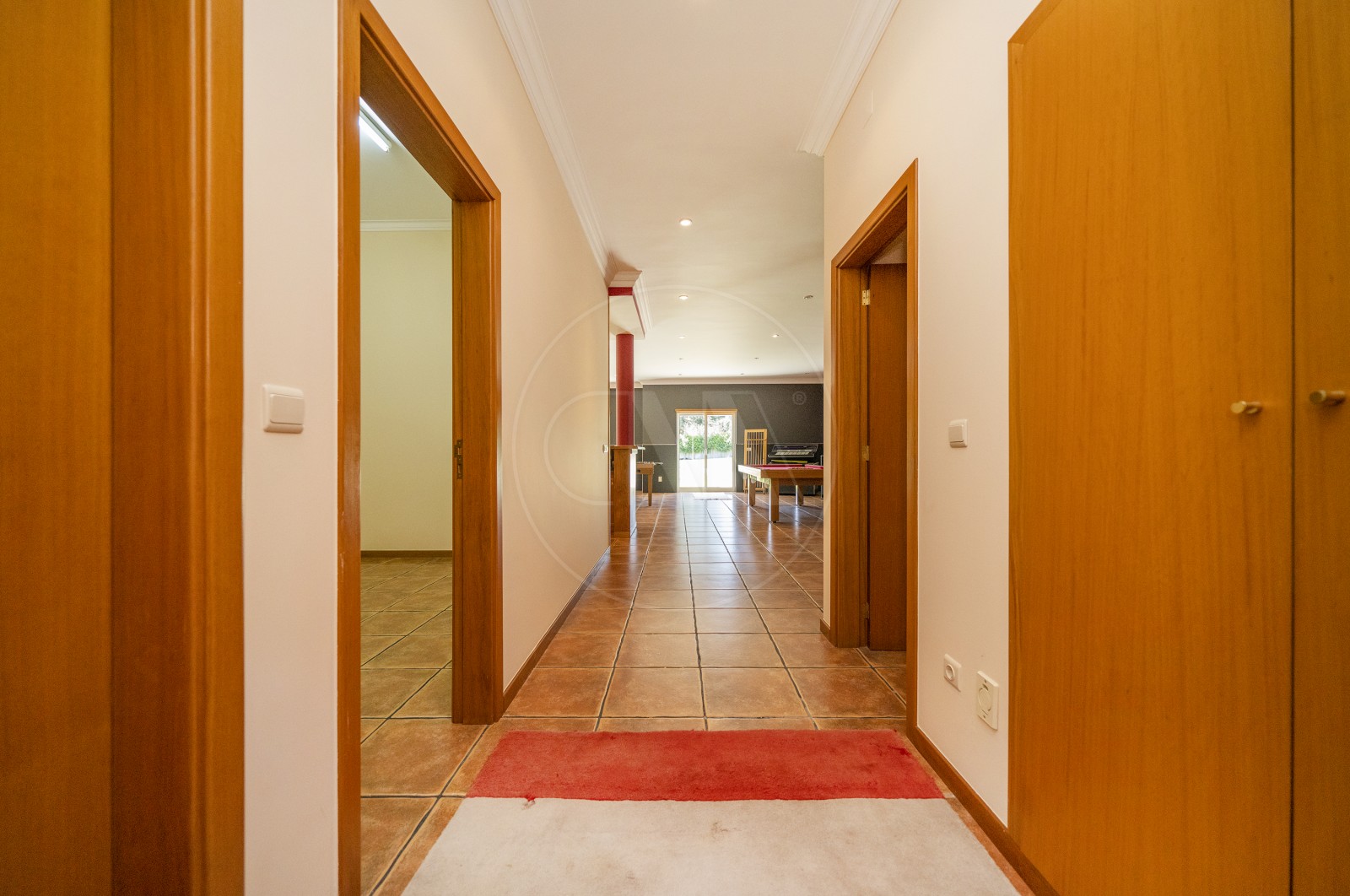 Moradia T8 para Venda em Palmeira, Braga, Braga - Corredor (Imagem 2)