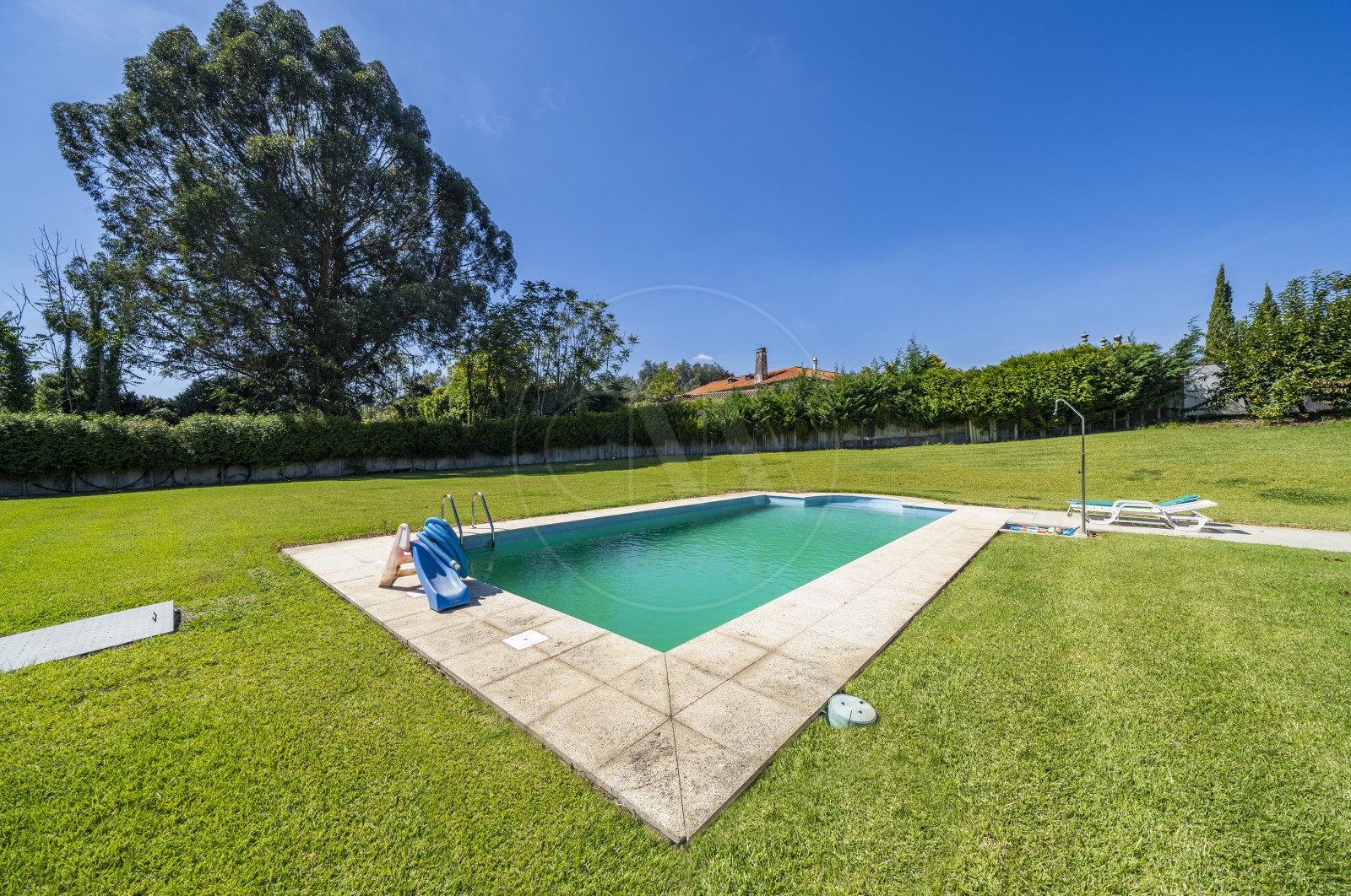 Moradia T8 para Venda em Palmeira, Braga, Braga - Piscina (Imagem 2)