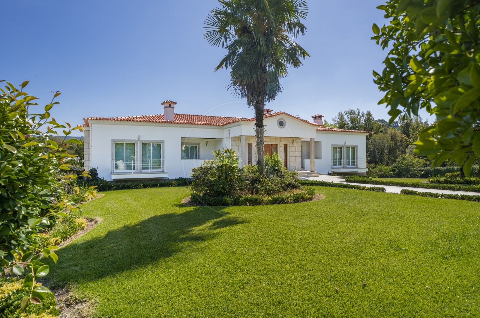 Moradia T8 para Venda em Palmeira, Braga, Braga - Fachada (Imagem 2)