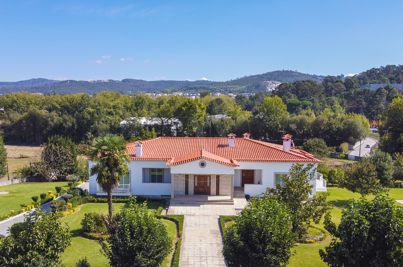 Moradia T8 para Venda em Palmeira, Braga, Braga - Fachada (Imagem 5)