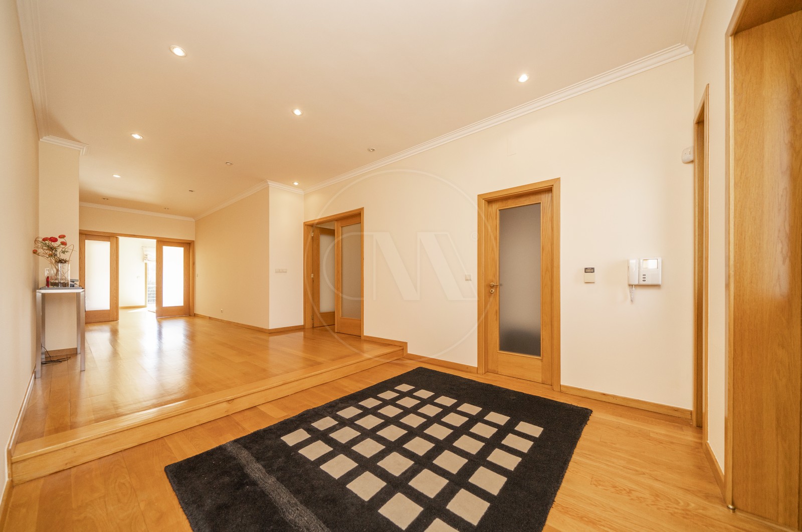 Moradia T8 para Venda em Palmeira, Braga, Braga - Hall de entrada (Imagem 1)