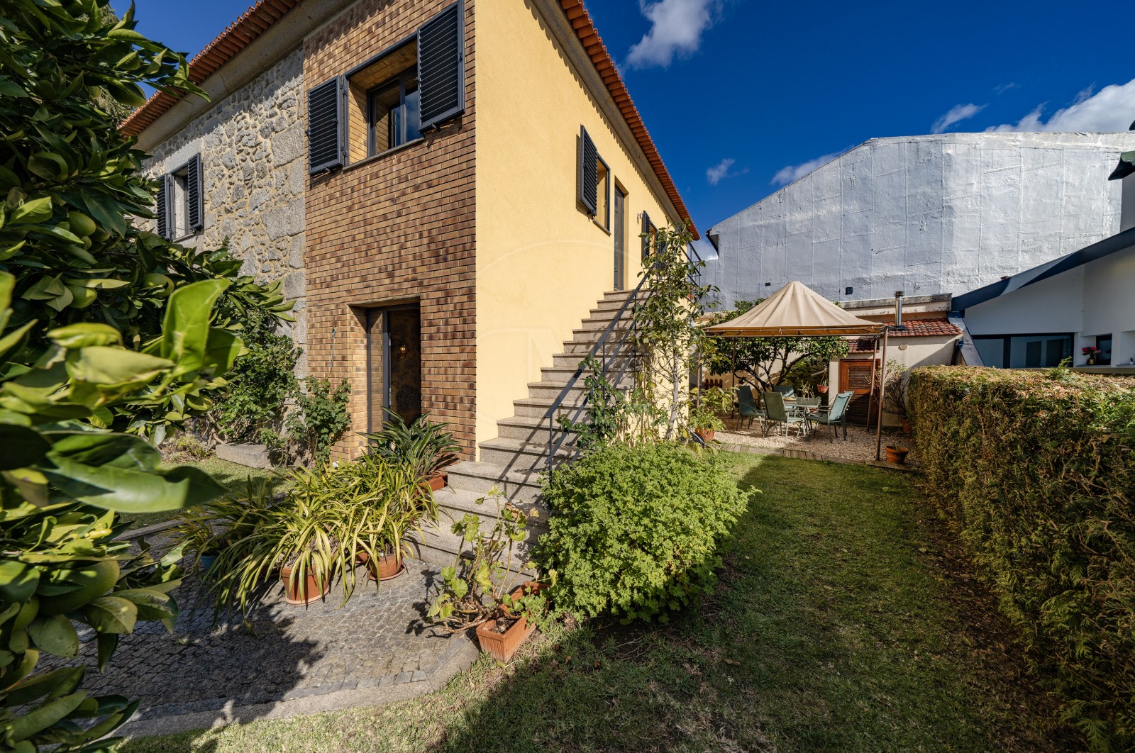 Moradia T3+1 para Venda em Gualtar, Braga, Braga - Fachada (Imagem 1)