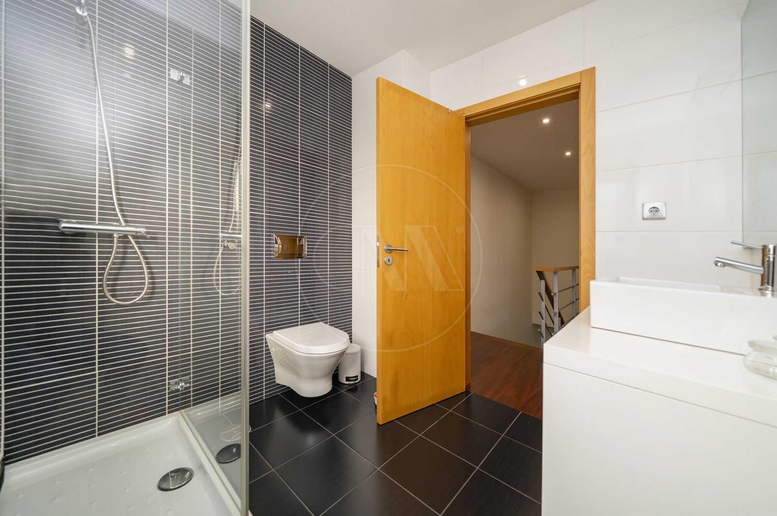 Moradia T3 para Venda em Lamas, Braga, Braga - Casa de banho (Imagem 3)