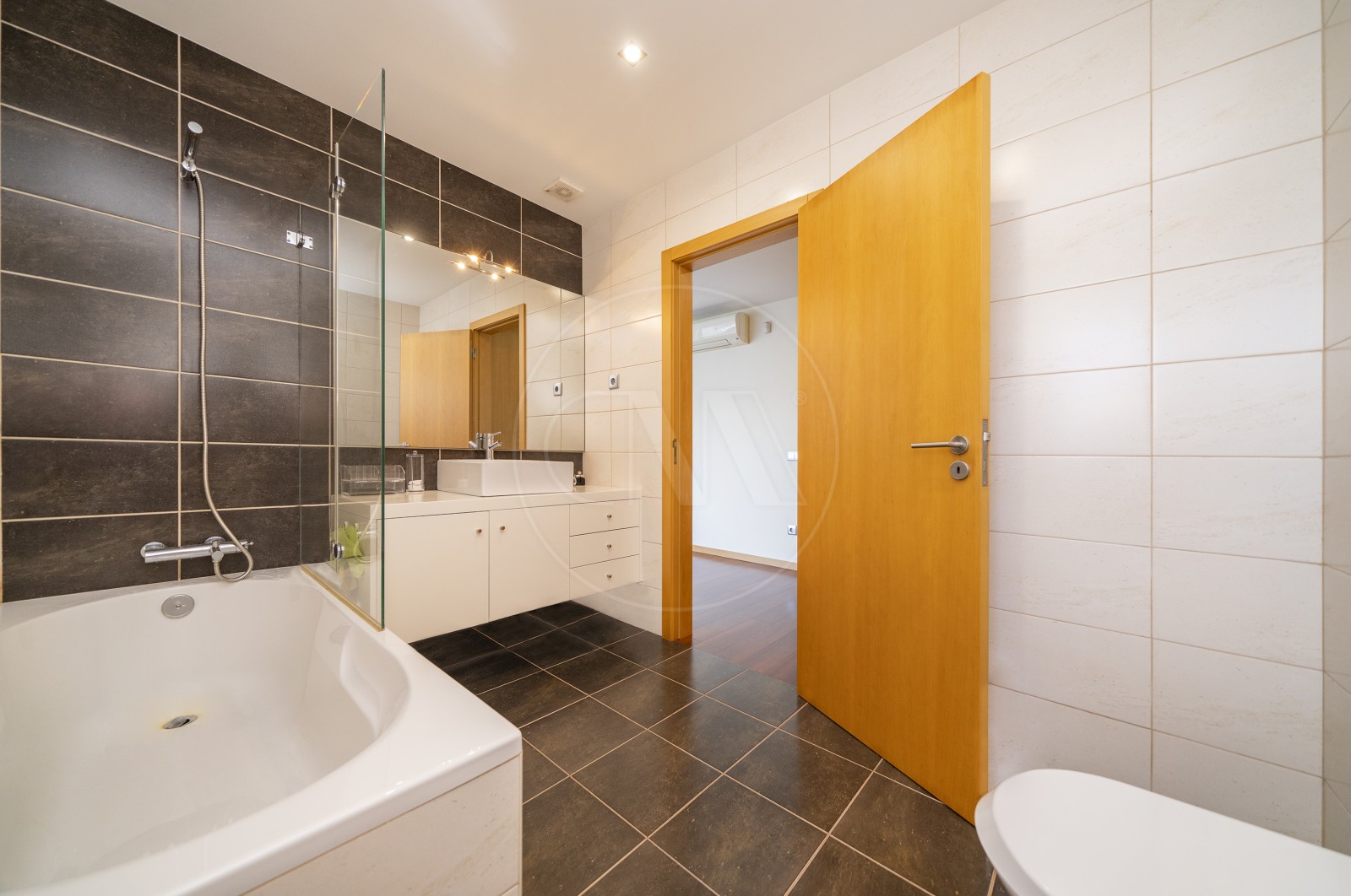 Moradia T3 para Venda em Lamas, Braga, Braga - Casa de banho (Imagem 5)