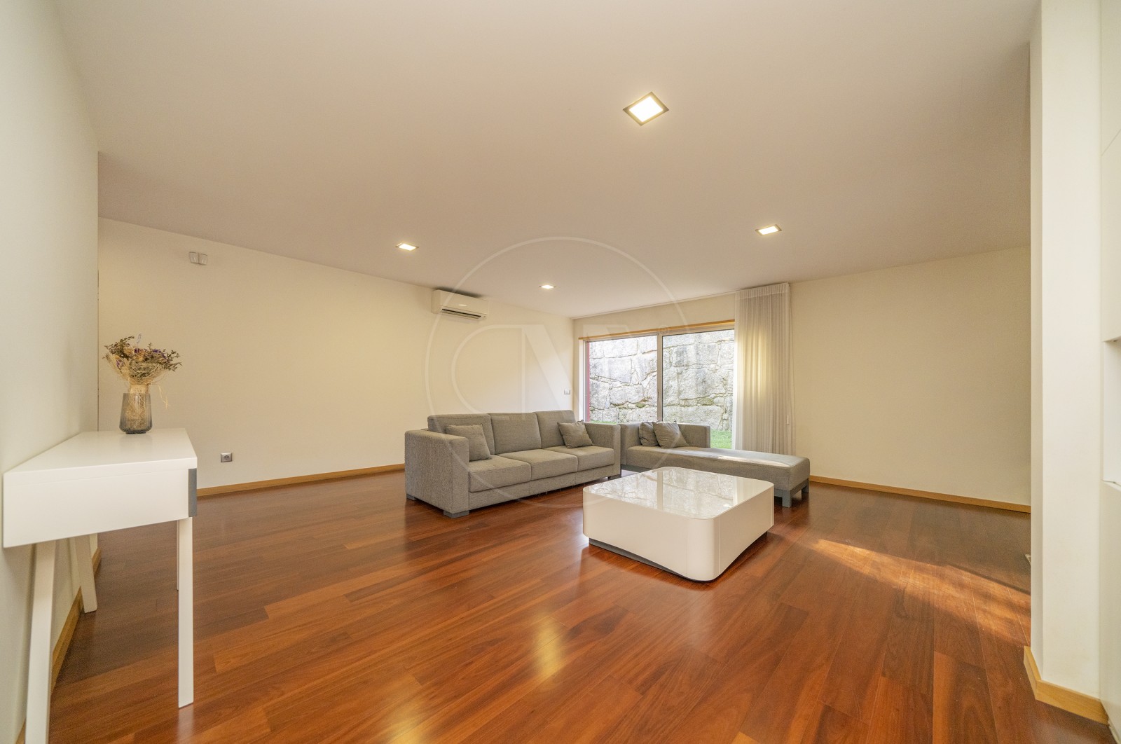 Moradia T3 para Venda em Lamas, Braga, Braga - Sala (Imagem 1)